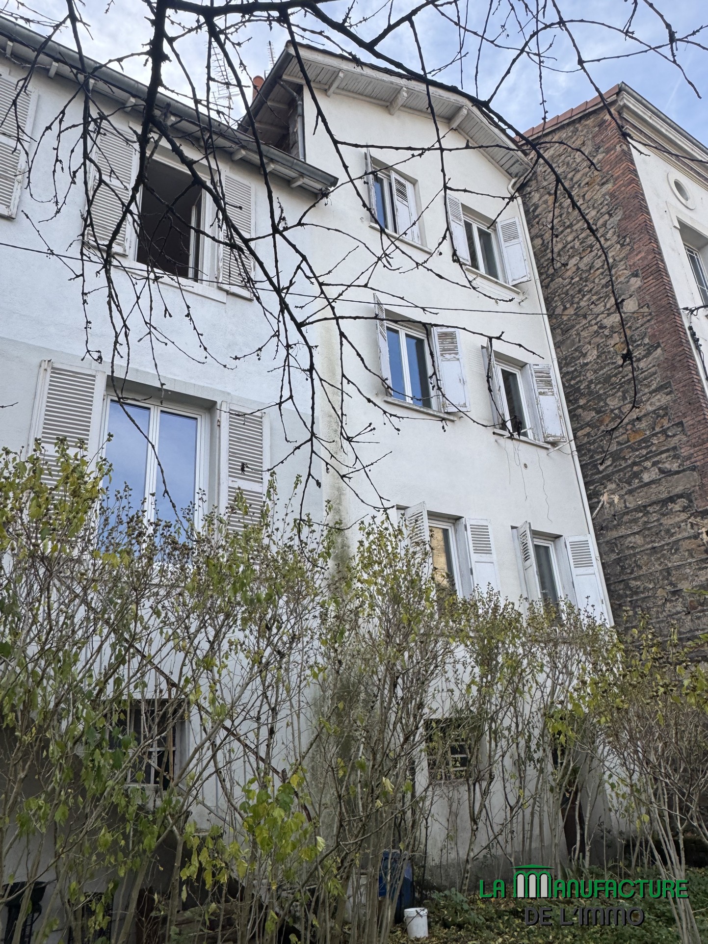 IDEAL INVESTISSEURS - IMMEUBLE DE RAPPORT DE 3 LOGEMENTS F2 / CHATEAUCREUX-PROX. CENTRE VILLE — photo 6