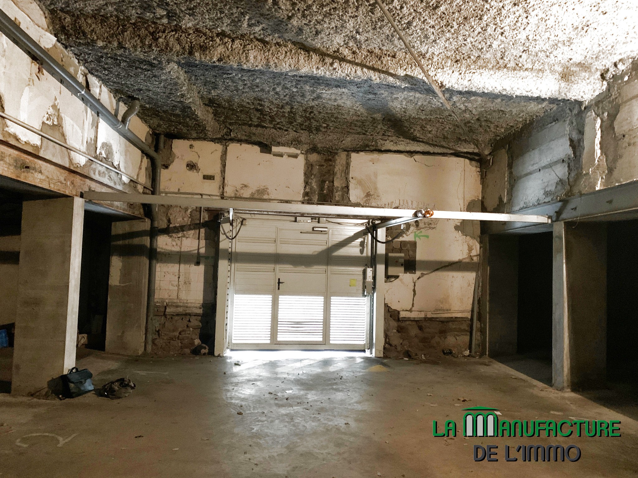 LOT DE 7 EMPLACEMENTS DE PARKINGS LOUES - CENTRE VILLE - SAINT-ETIENNE — photo 3