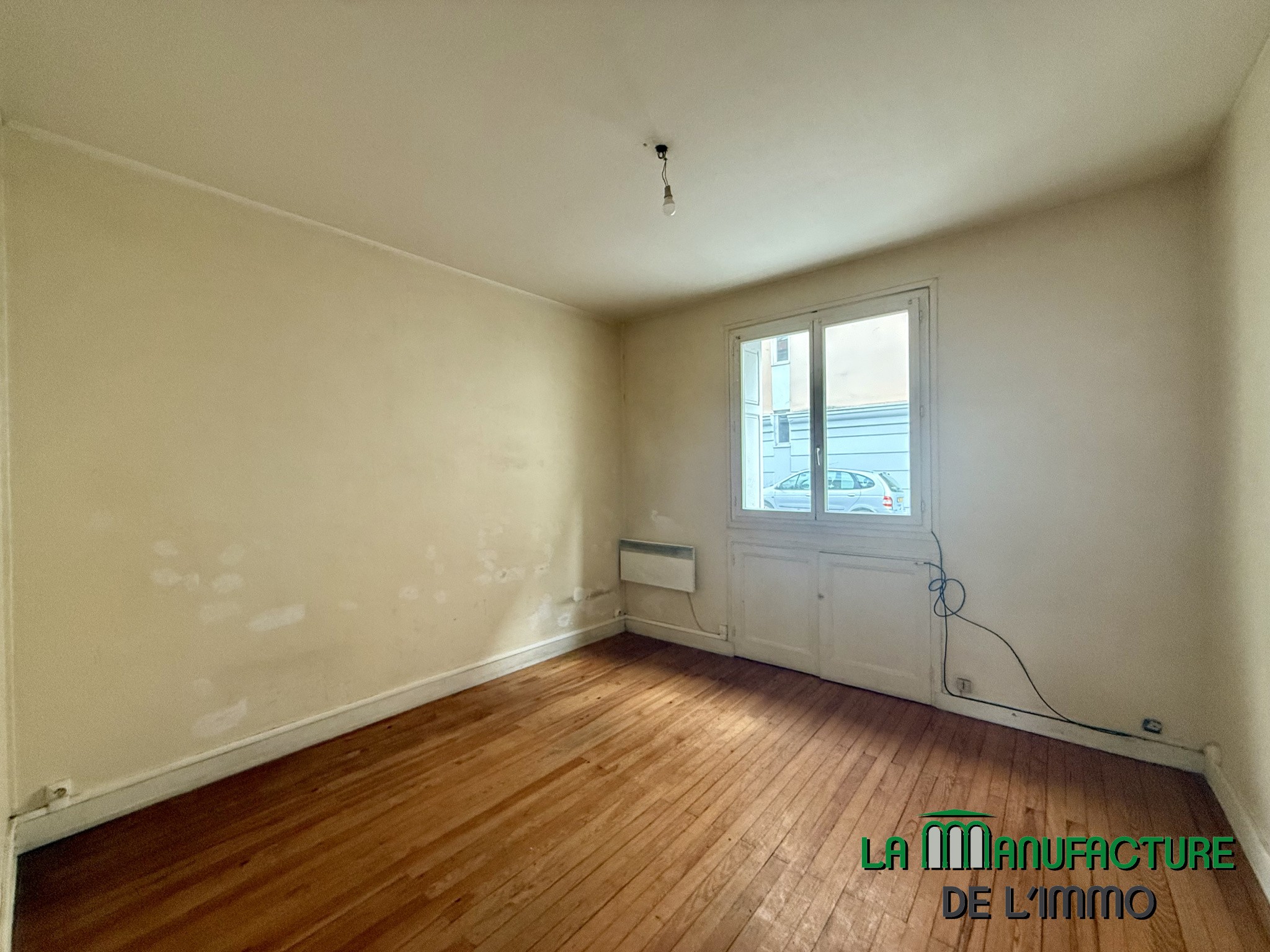 IDEAL INVESTISSEURS - IMMEUBLE DE RAPPORT DE 3 LOGEMENTS F2 / CHATEAUCREUX-PROX. CENTRE VILLE — photo 13