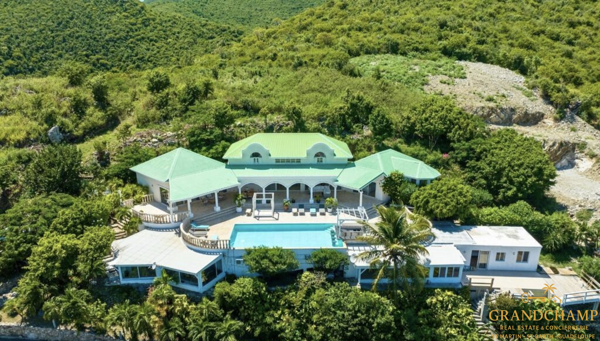 Maison à vendre à Saint martin, 478 m², 11 pièces – photo 1 sur 20