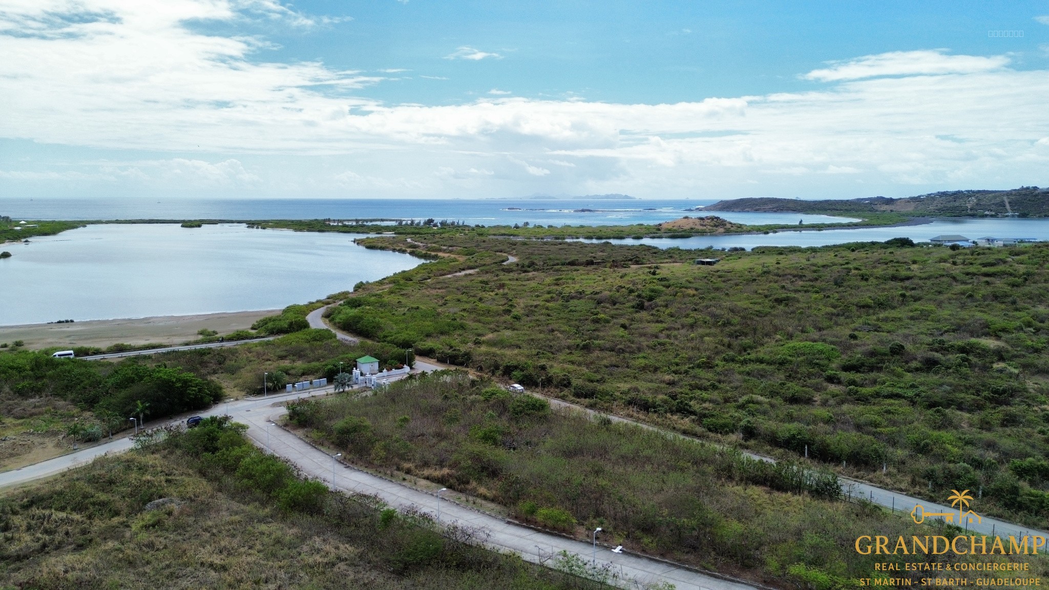 Bien immobilier à vendre à Saint martin, 1 620 m² – photo 3 sur 3