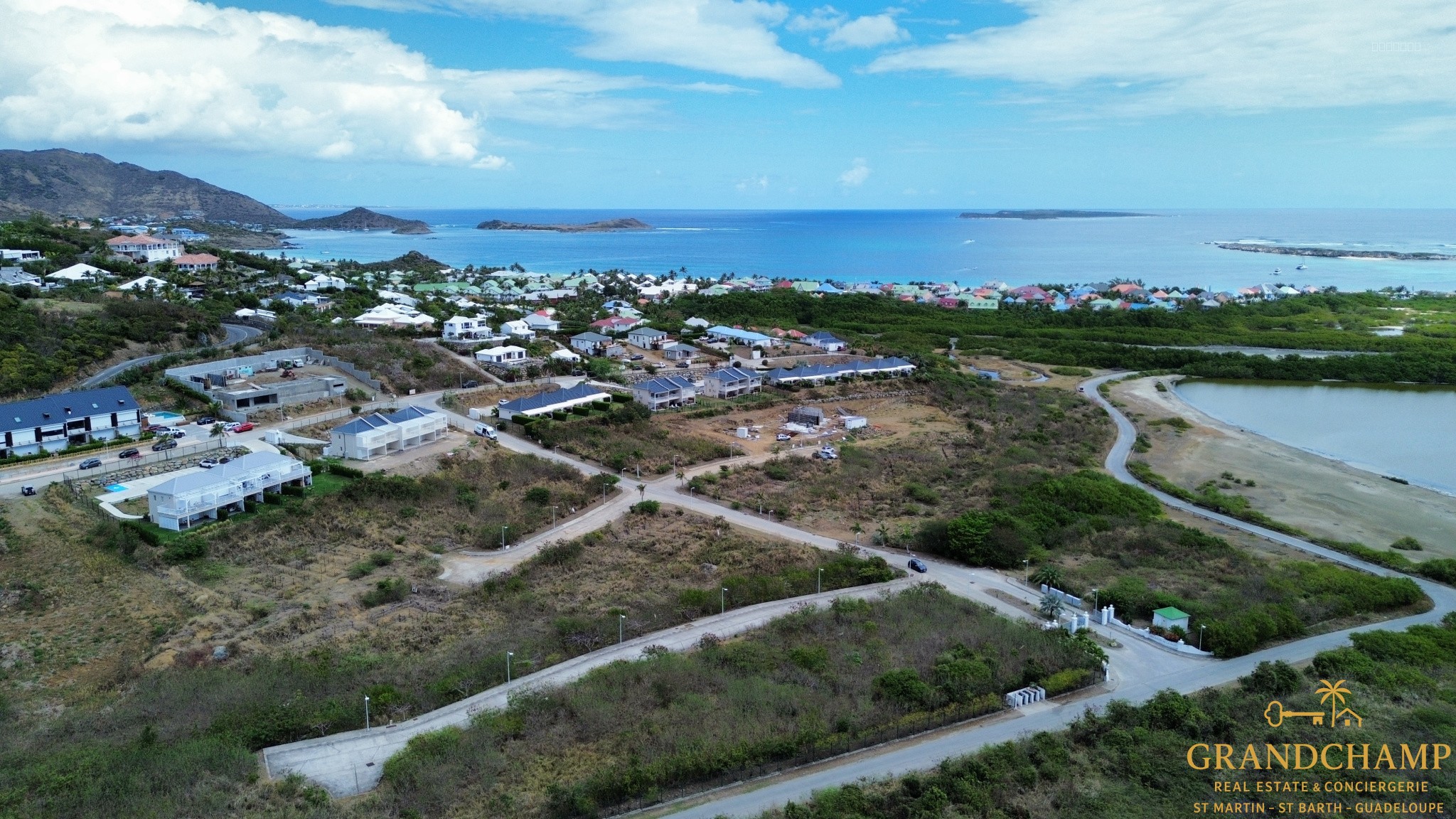 Bien immobilier à vendre à Saint martin, 1 620 m² – photo 1 sur 3