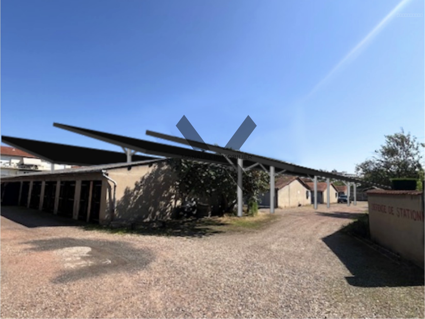 Garage à vendre à Roanne, 1 200 m² – photo 1 sur 6