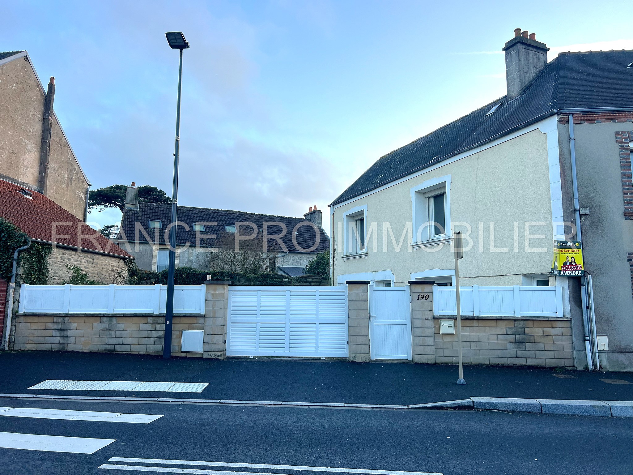 Maison avec cour idéalement située à Tourlaville — photo 20