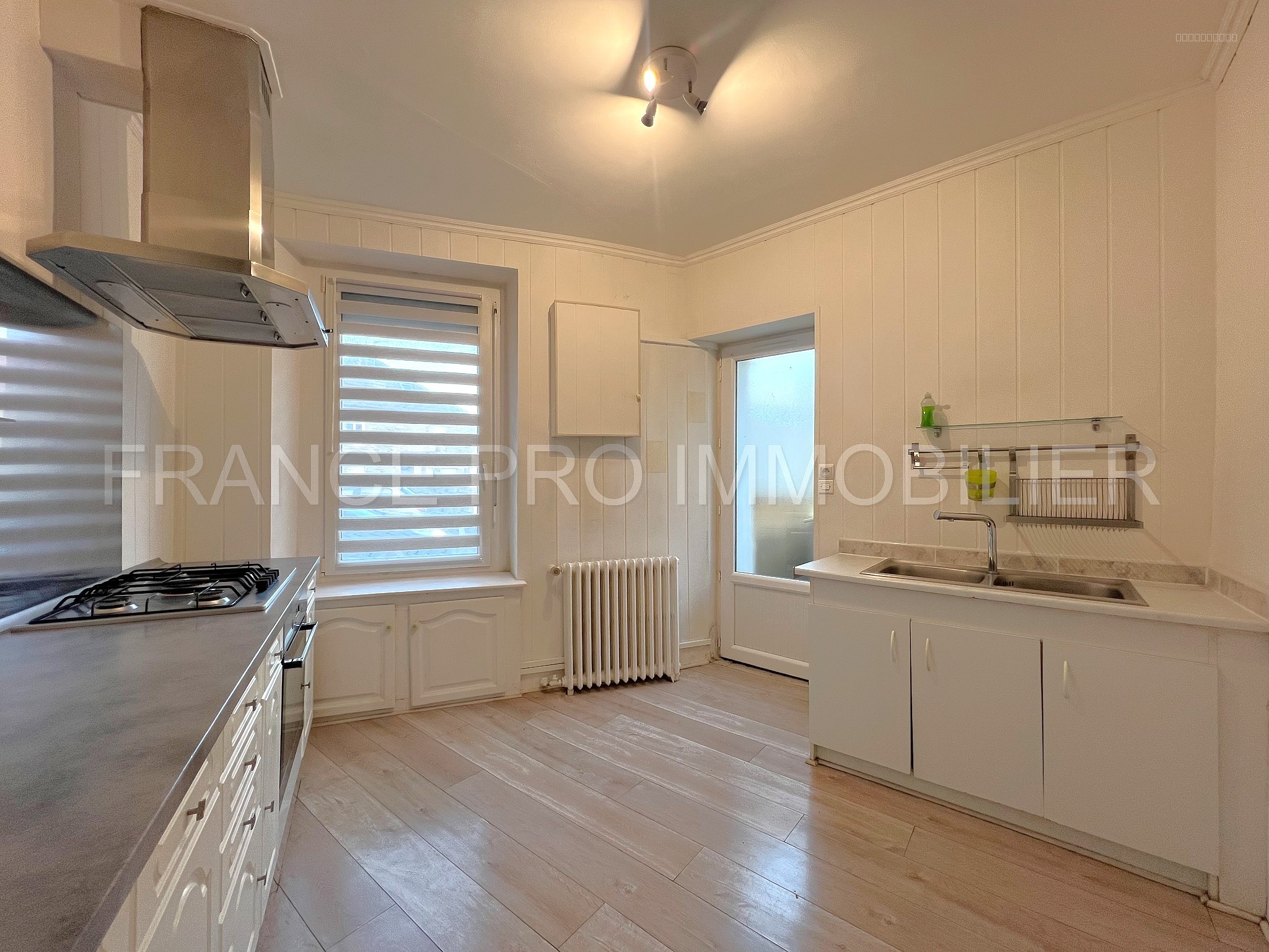 Maison avec cour idéalement située à Tourlaville — photo 5