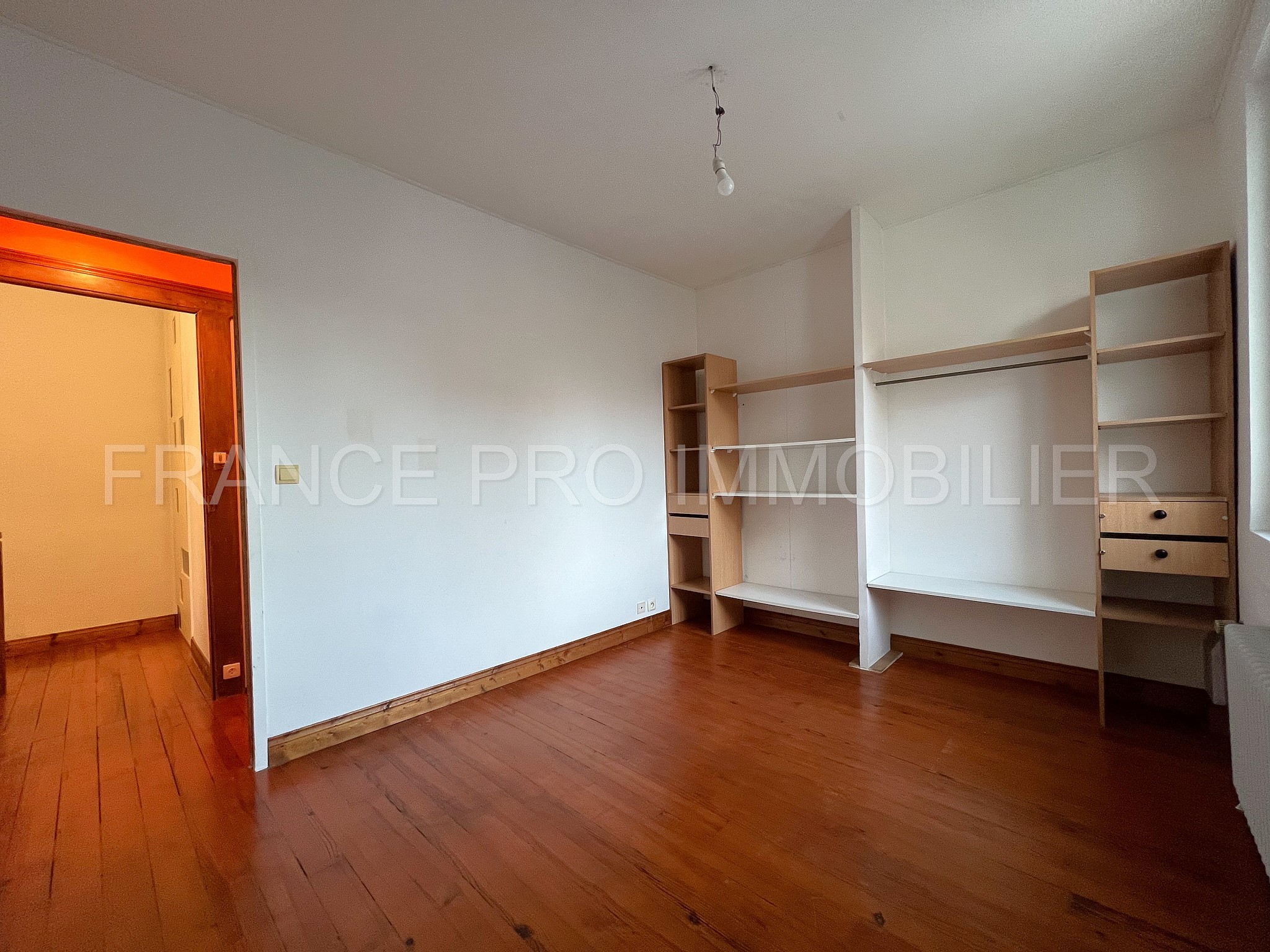 Maison avec cour idéalement située à Tourlaville — photo 10