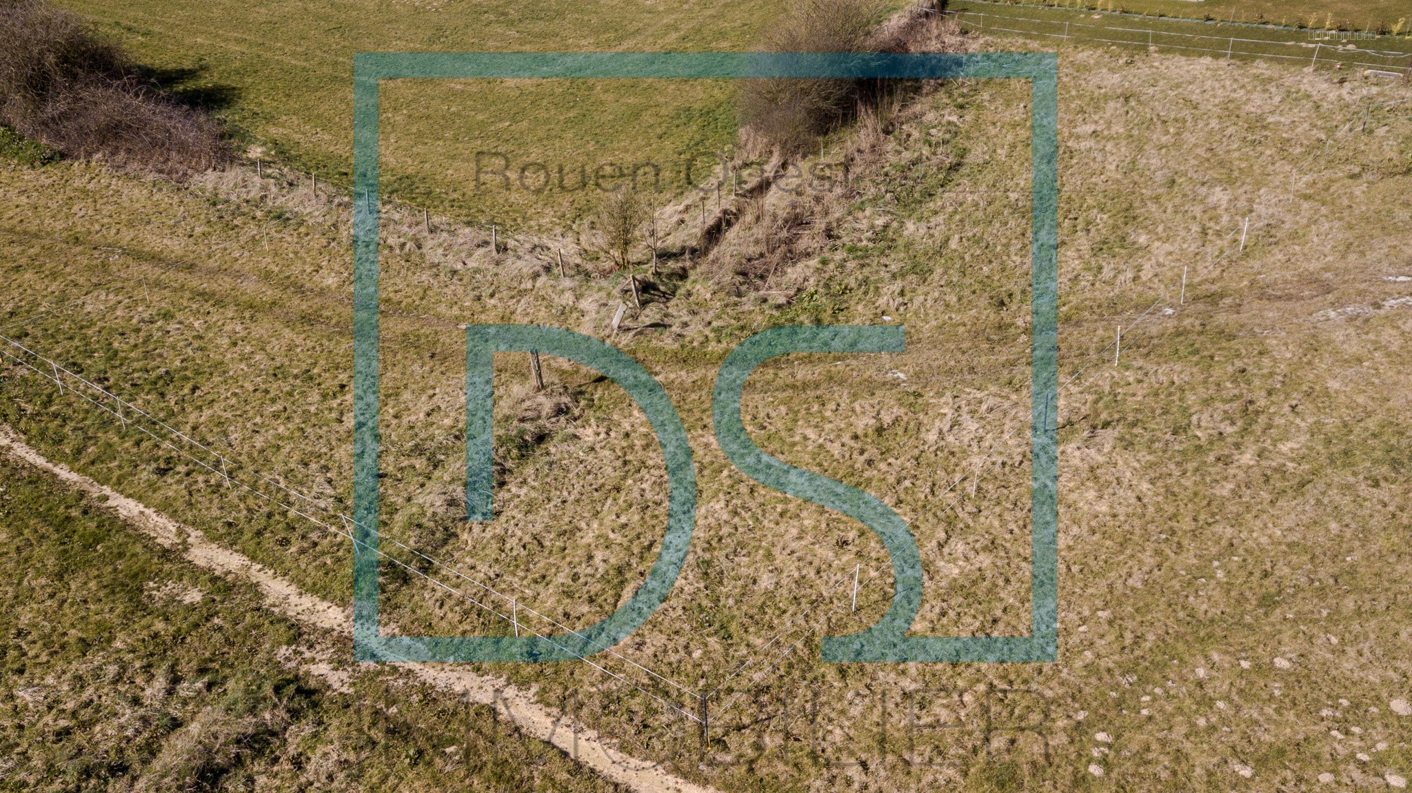 TERRAIN A BATIR PROCHE AUTOROUTE A 151 — photo 3