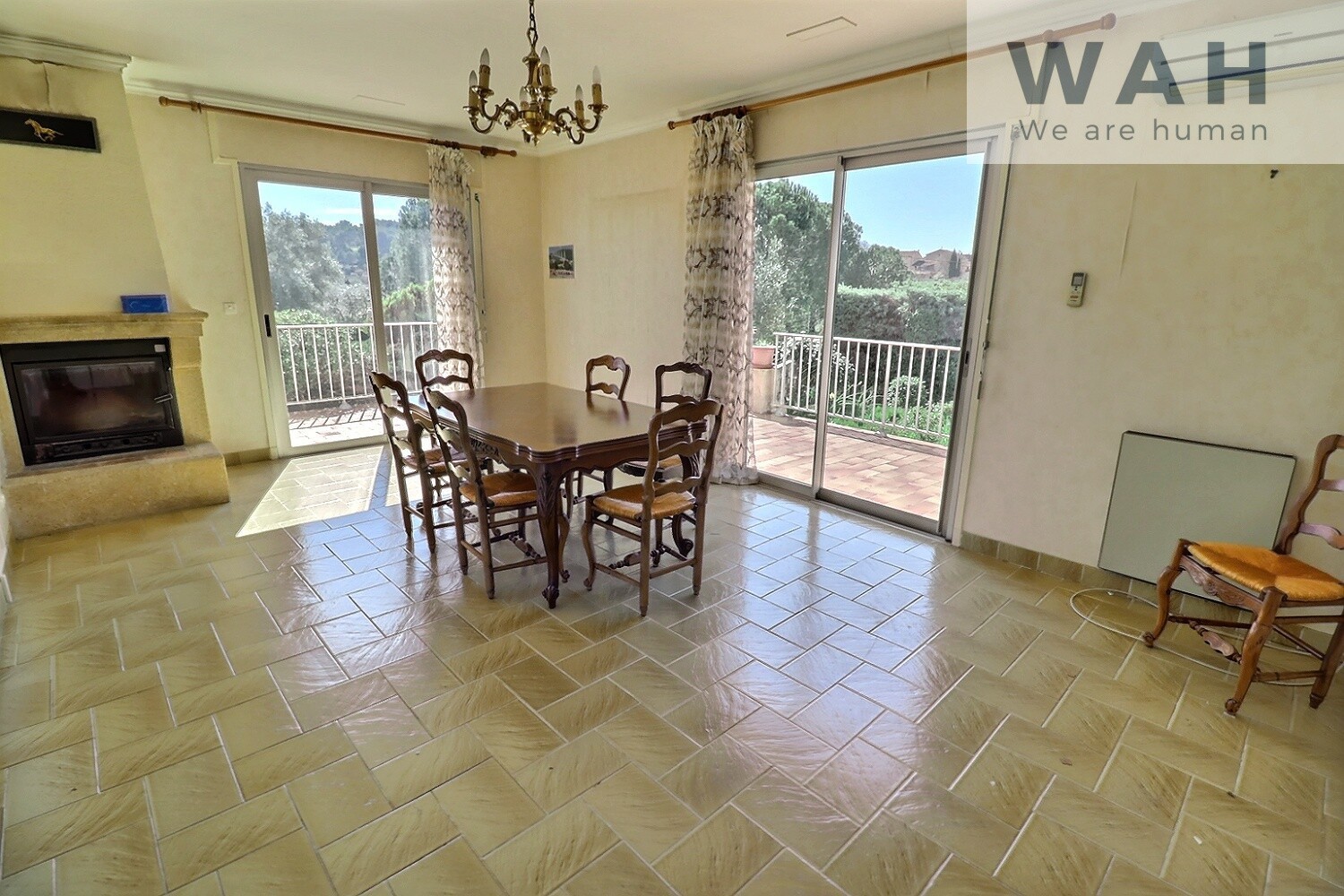 Villa à vendre à Clermont l herault, 24,5 m², 10 pièces – photo 3 sur 16