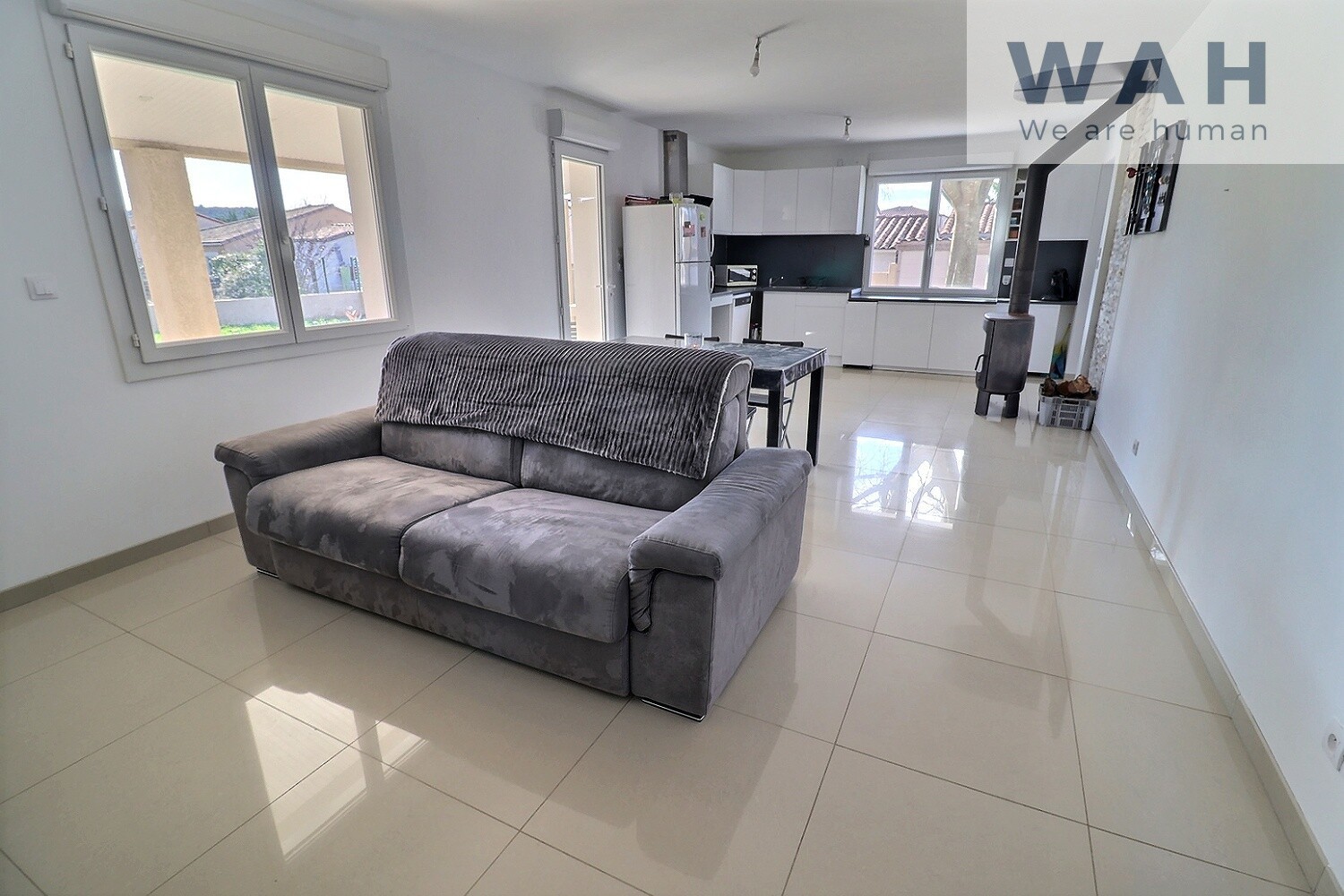 Villa à vendre à Plaissan, 34 m², 4 pièces – photo 2 sur 11