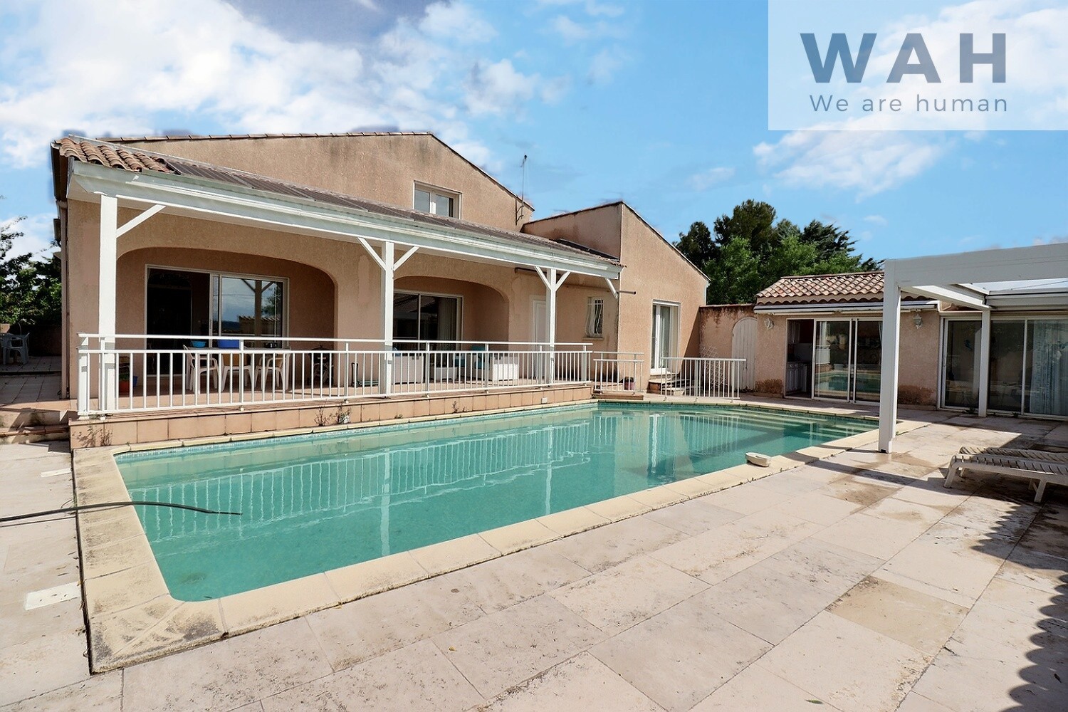 Villa à vendre à Tressan, 28,5 m², 8 pièces – photo 1 sur 10