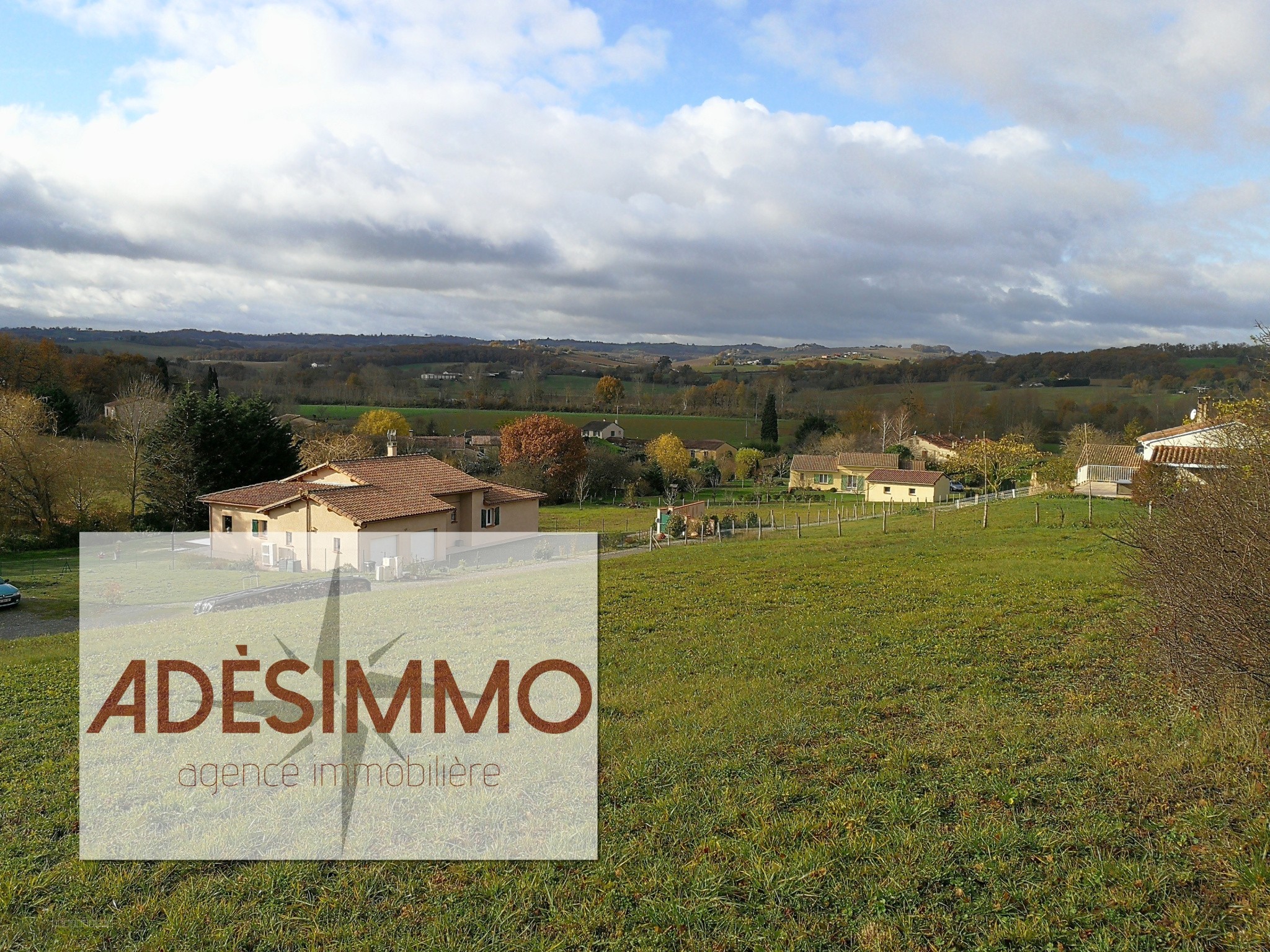 Terrain à vendre à Ste suzanne, 1 200 m² – photo 2 sur 2