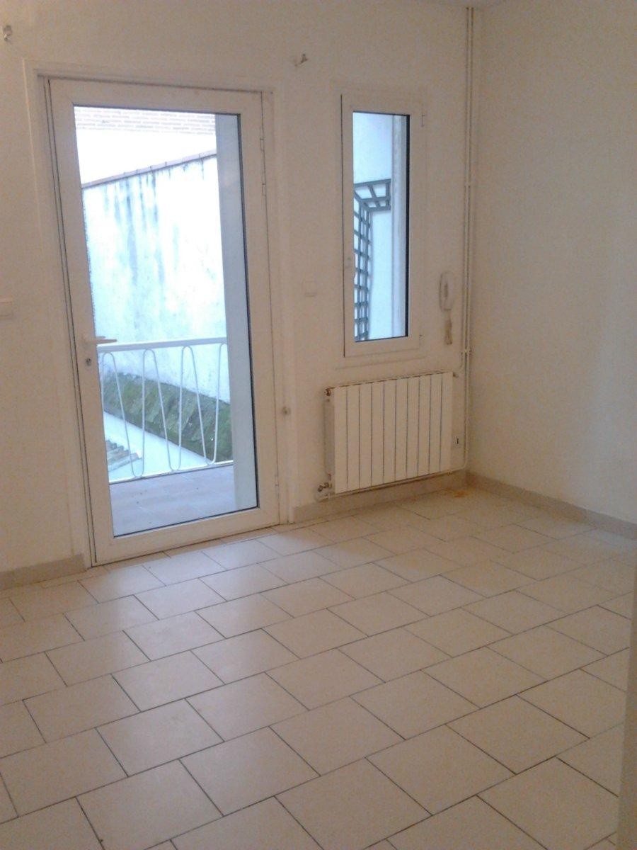 Ensemble immobilier composé de deux bâtiments avec 3 logements et un local commercial — photo 10
