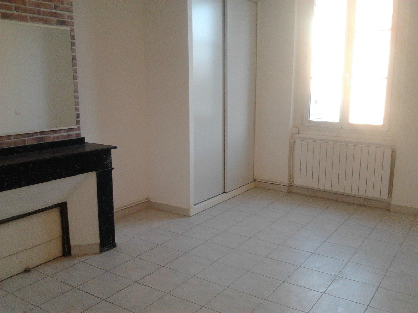 Ensemble immobilier composé de deux bâtiments avec 3 logements et un local commercial — photo 12