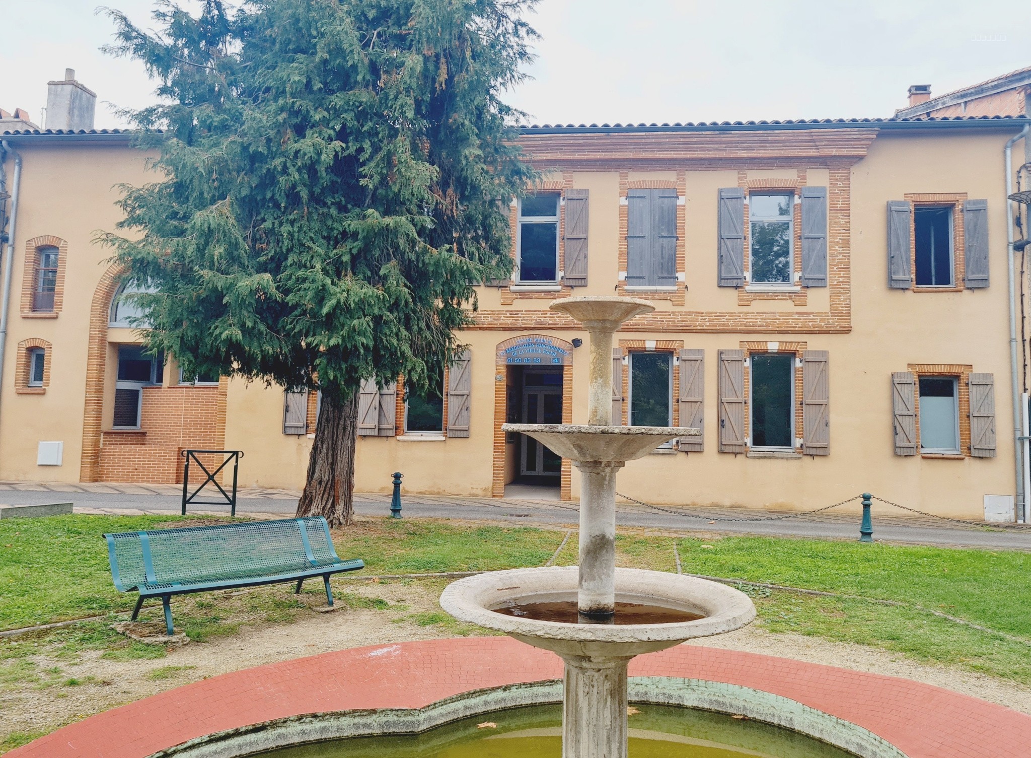 Bien immobilier à vendre à Auterive, 656 m², 14 pièces – photo 1 sur 19
