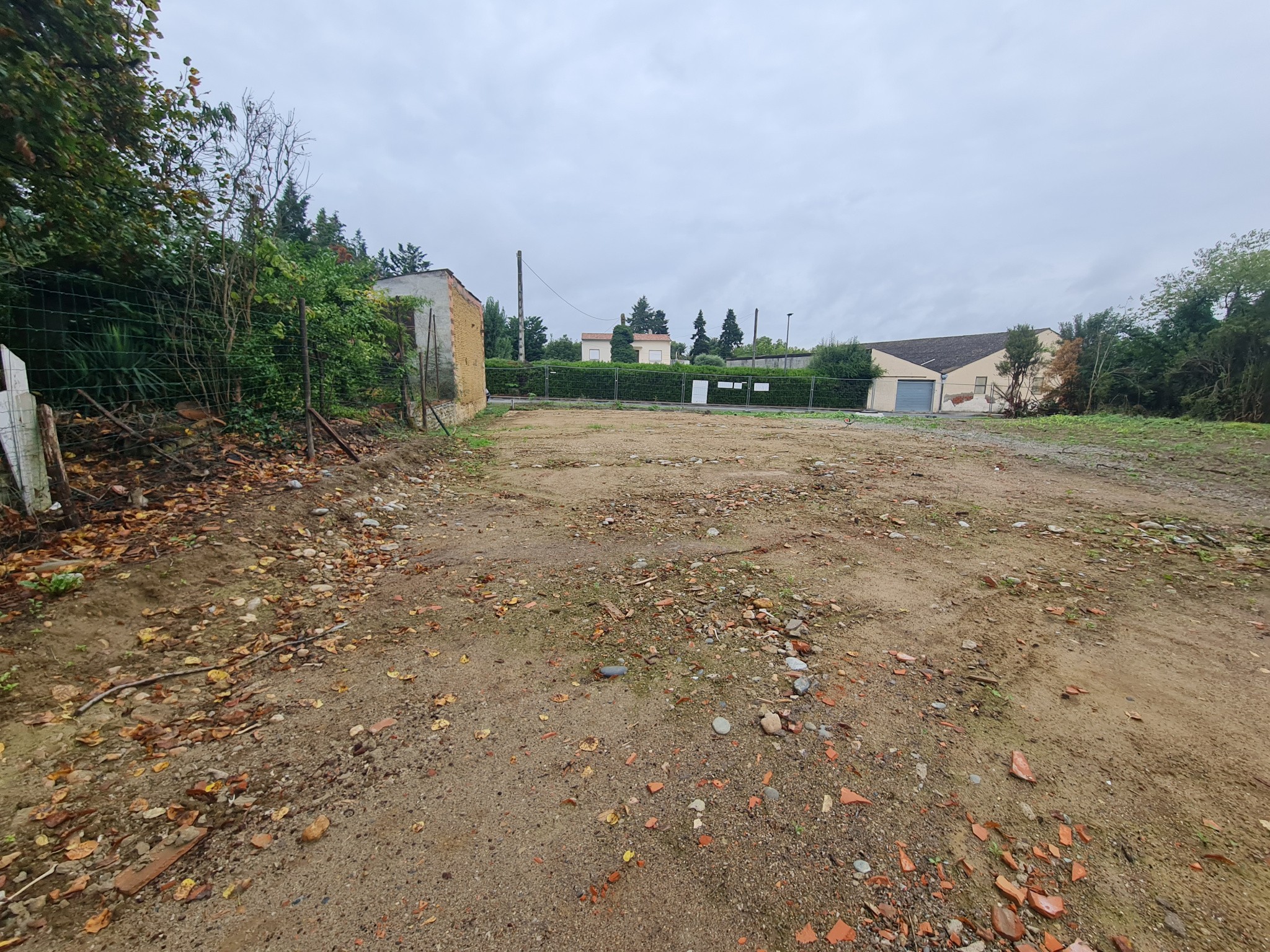 Un terrain constructible de 1487m2 — photo 6