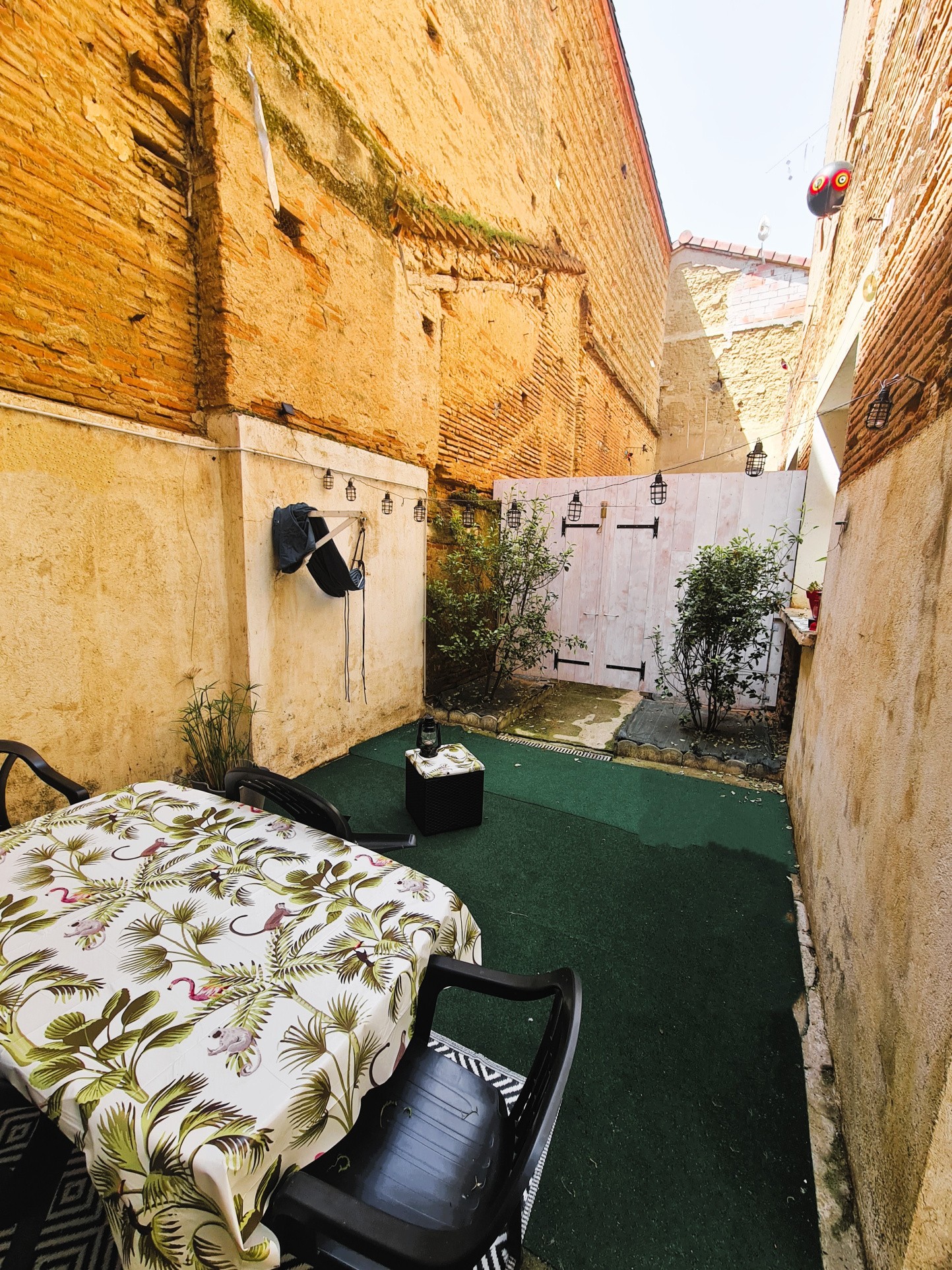Ensemble immobilier composé de deux bâtiments avec 3 logements et un local commercial — photo 7