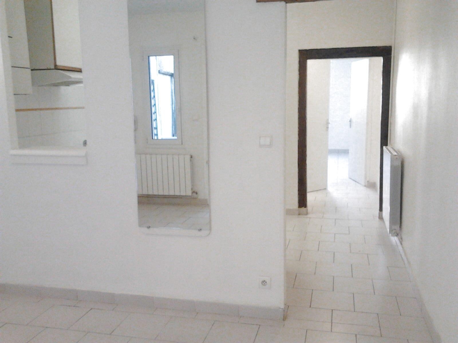 Ensemble immobilier composé de deux bâtiments avec 3 logements et un local commercial — photo 11