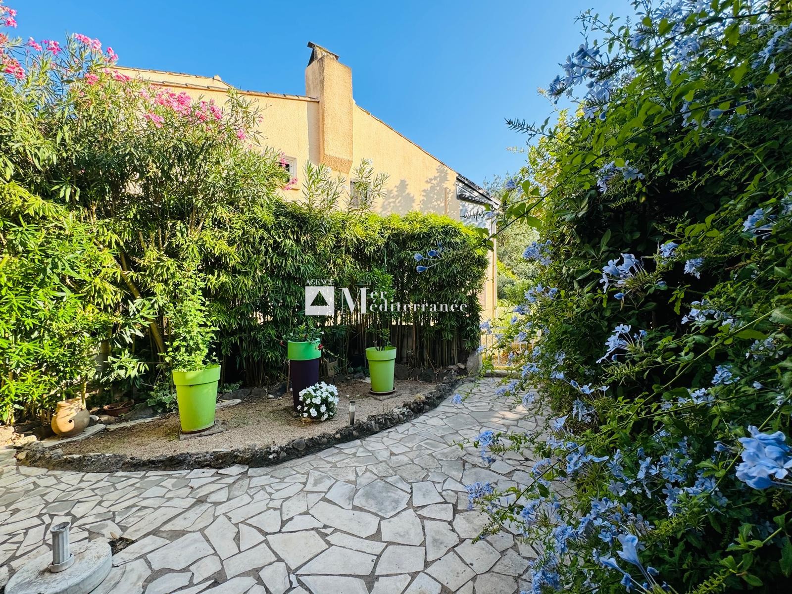Appartement à vendre à Cogolin, 64,79 m², 3 pièces – photo 1 sur 12