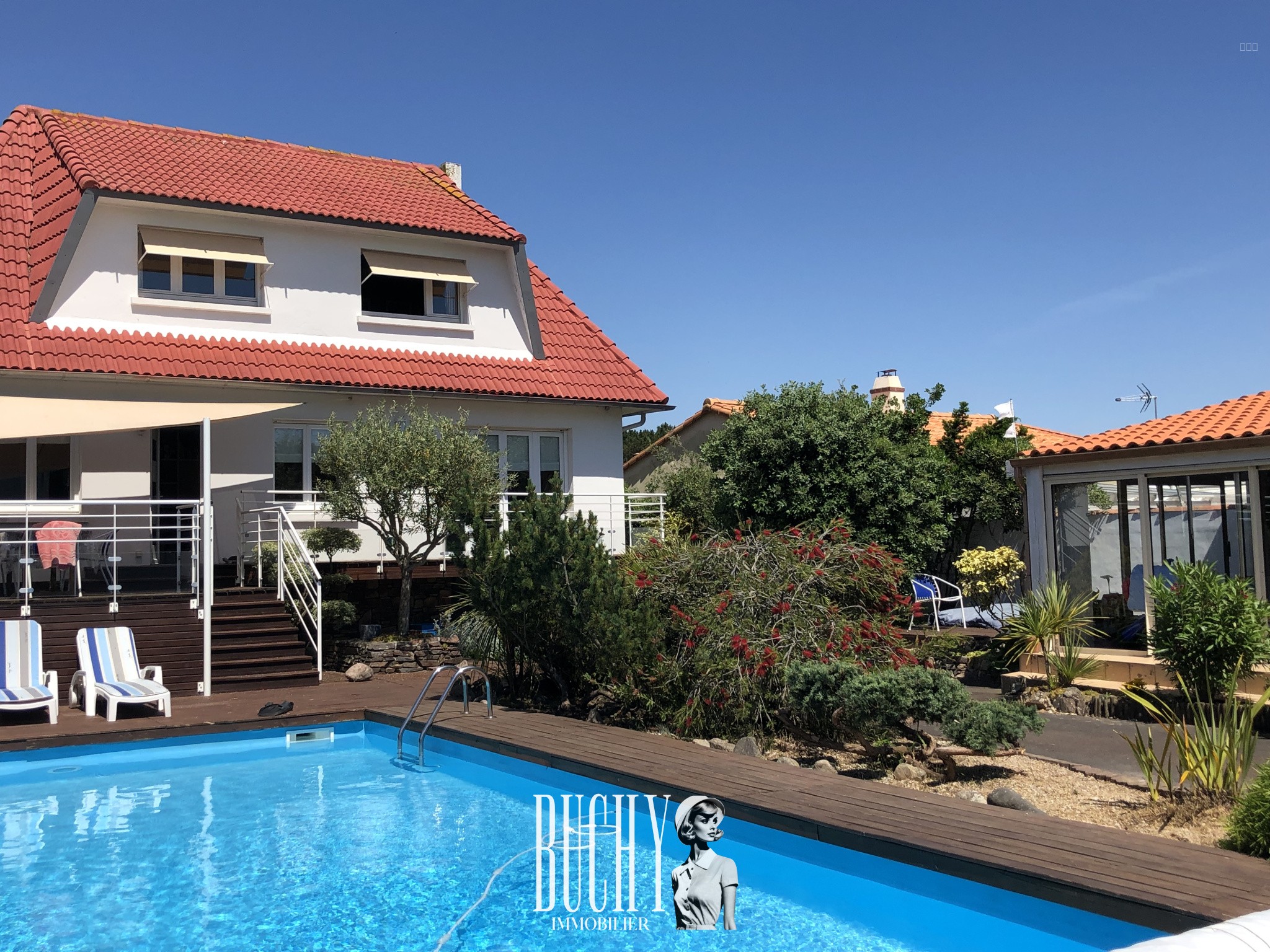 Maison à vendre à Chateau d olonne, 850 m², 6 pièces – photo 1 sur 9