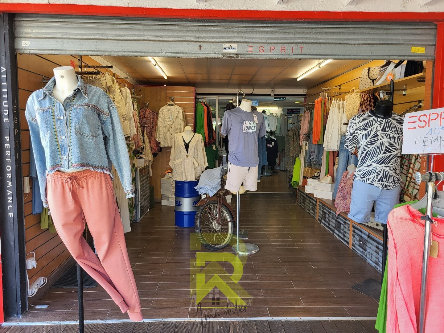 Mûrs commerciaux Le cap d'Agde — photo 3