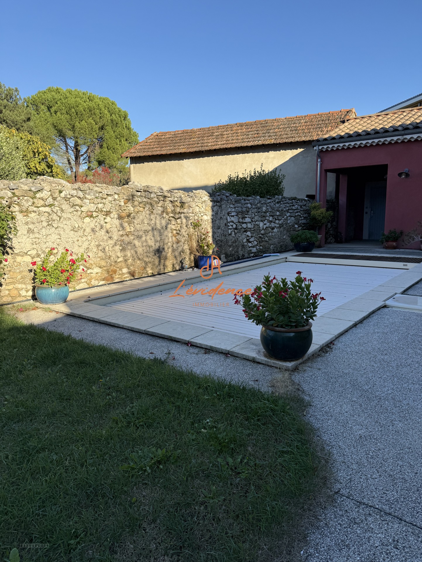Bien immobilier à vendre à Chateauneuf du rhone, 174,2 m², 6 pièces – photo 2 sur 8