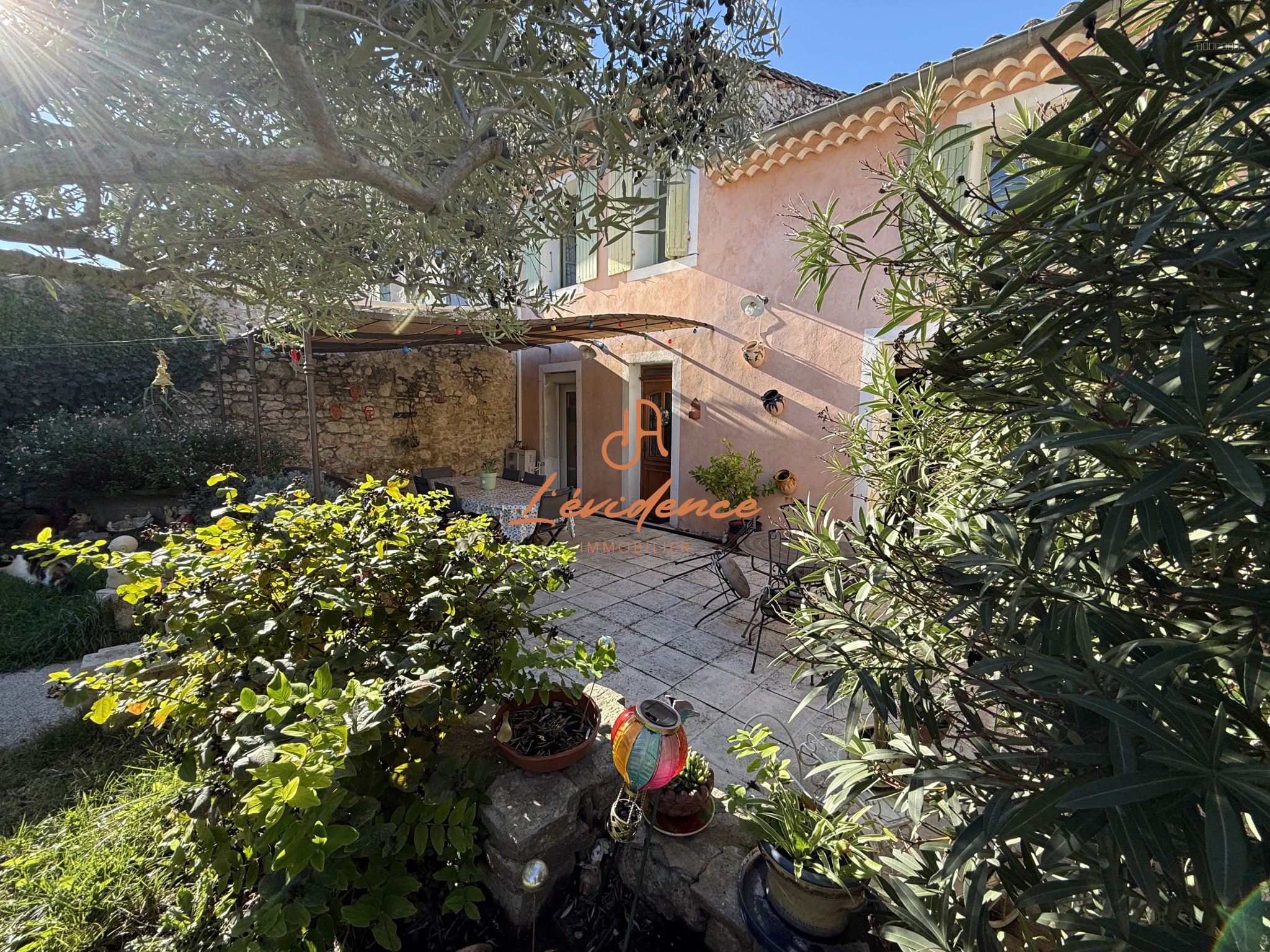 Bien immobilier à vendre à Chateauneuf du rhone, 174,2 m², 6 pièces – photo 1 sur 8