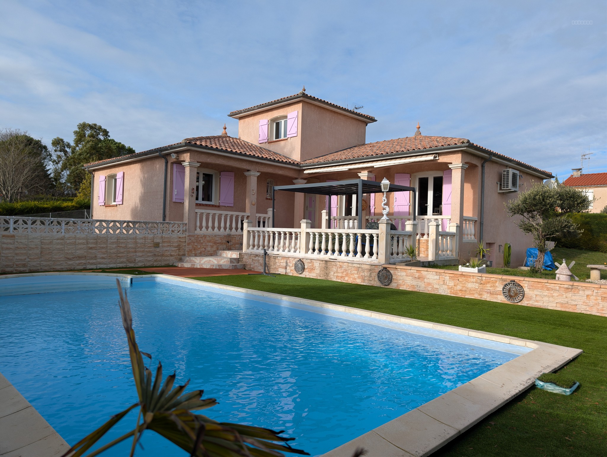 Belle maison avec piscine et grand jardin — photo 17