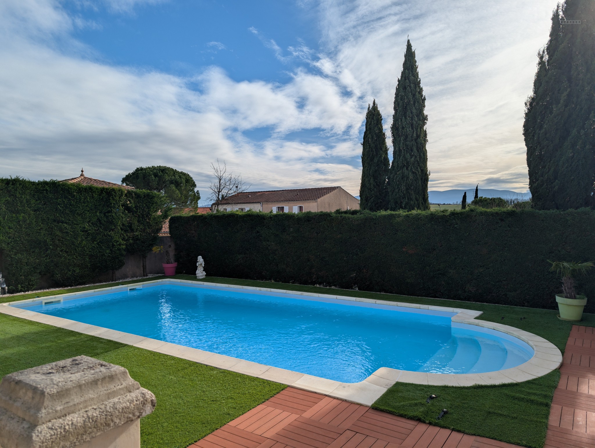 Belle maison avec piscine et grand jardin — photo 13