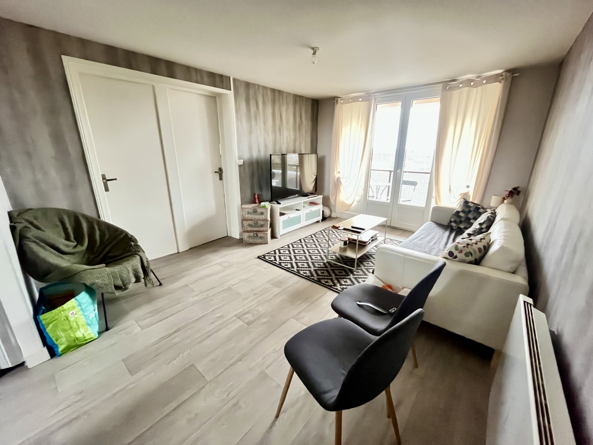 Appartement à vendre à Limoges, 1 100 m², 3 pièces – photo 2 sur 8