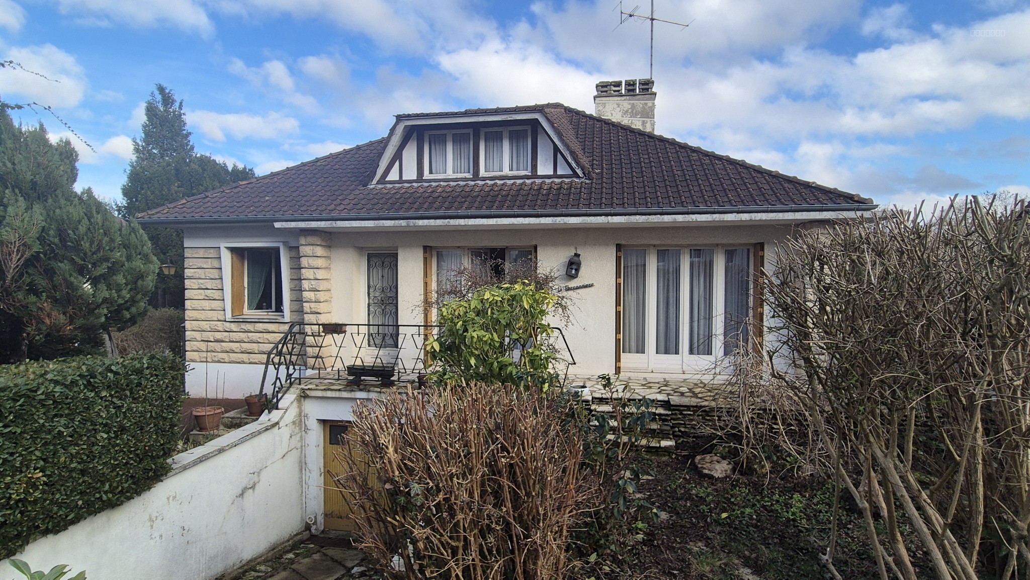Gisors, Maison 6 pièces 124 m2 sur 706 m2 de jardin arboré. — photo 1