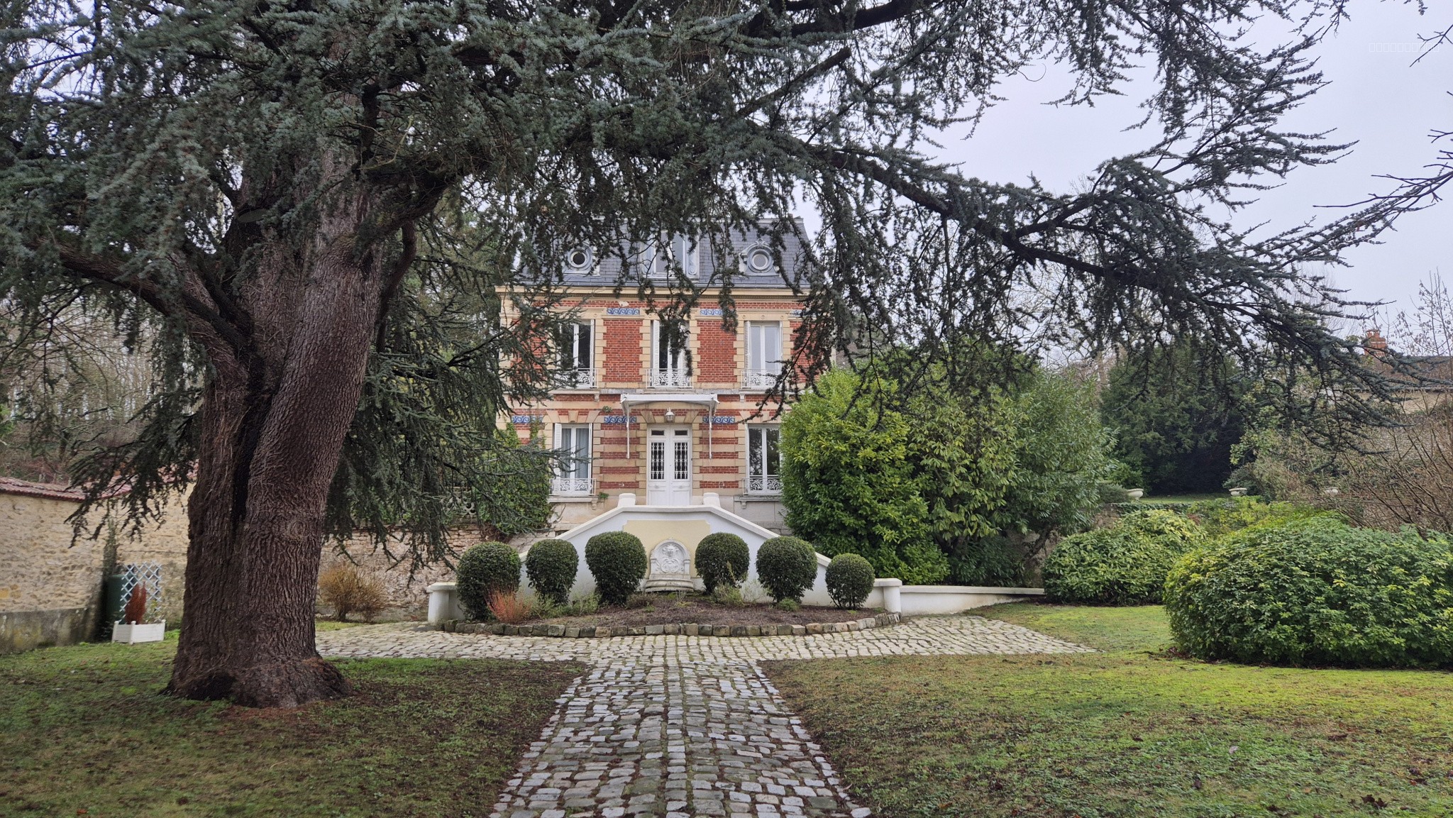 Bien immobilier à vendre à Chaumont en vexin, 198 m², 8 pièces – photo 1 sur 20