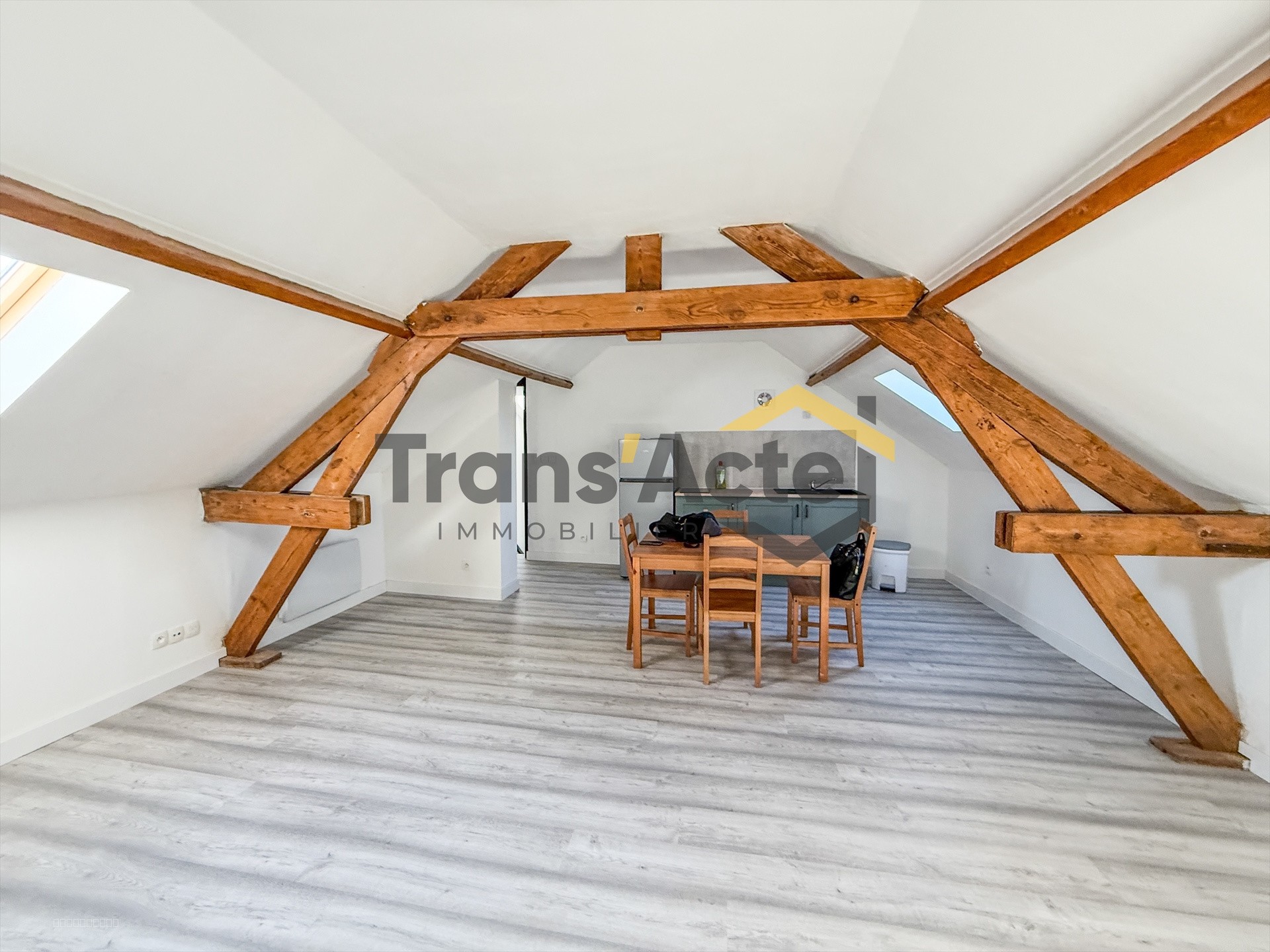 Immeuble à vendre à Lens, 227 m² – photo 2 sur 12