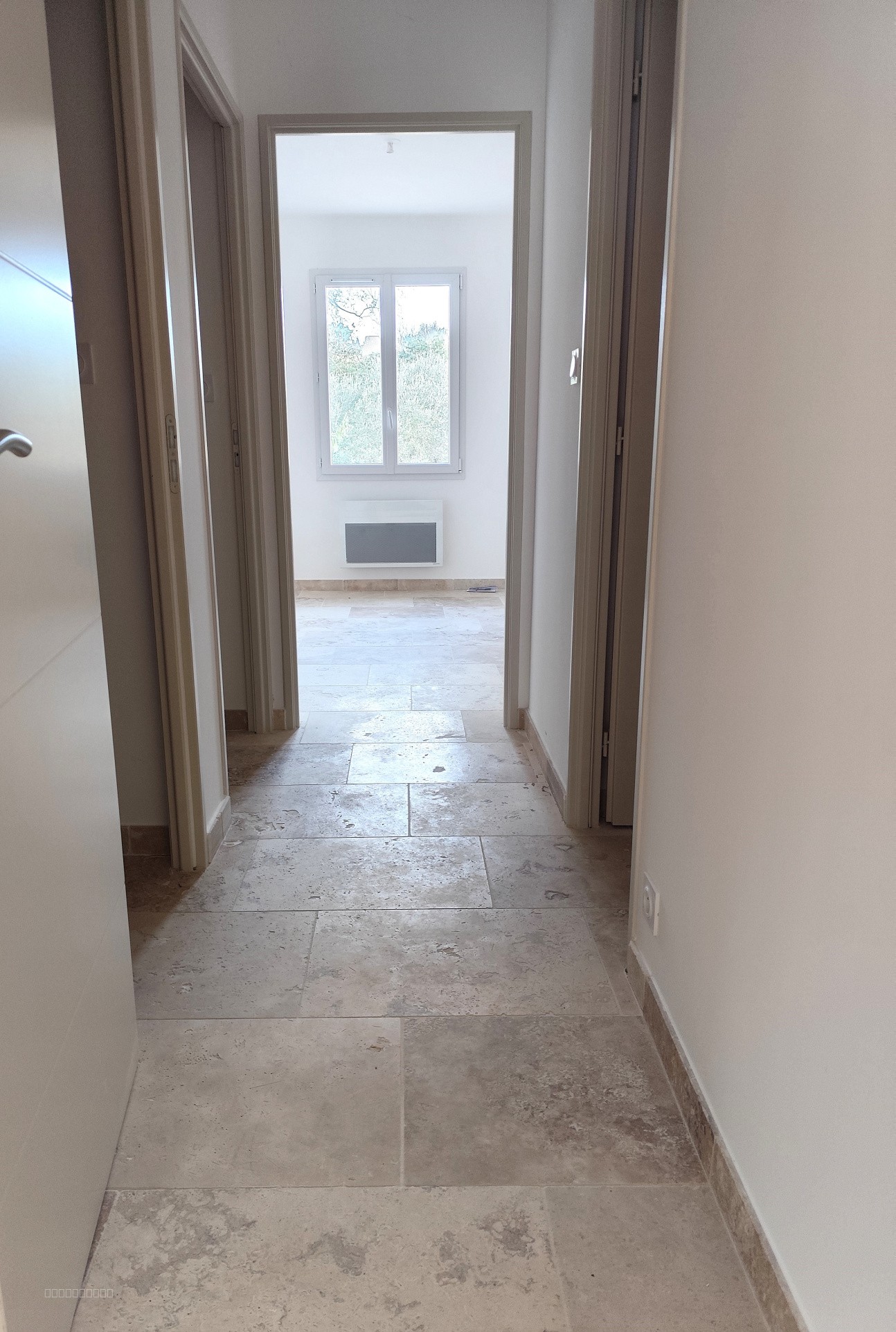 JONQUIERES ST VINCENT APPARTEMENT 1ER ETAGE TYPE 3 85M2 AVEC TERRASSE 28M2 PARKING — photo 4