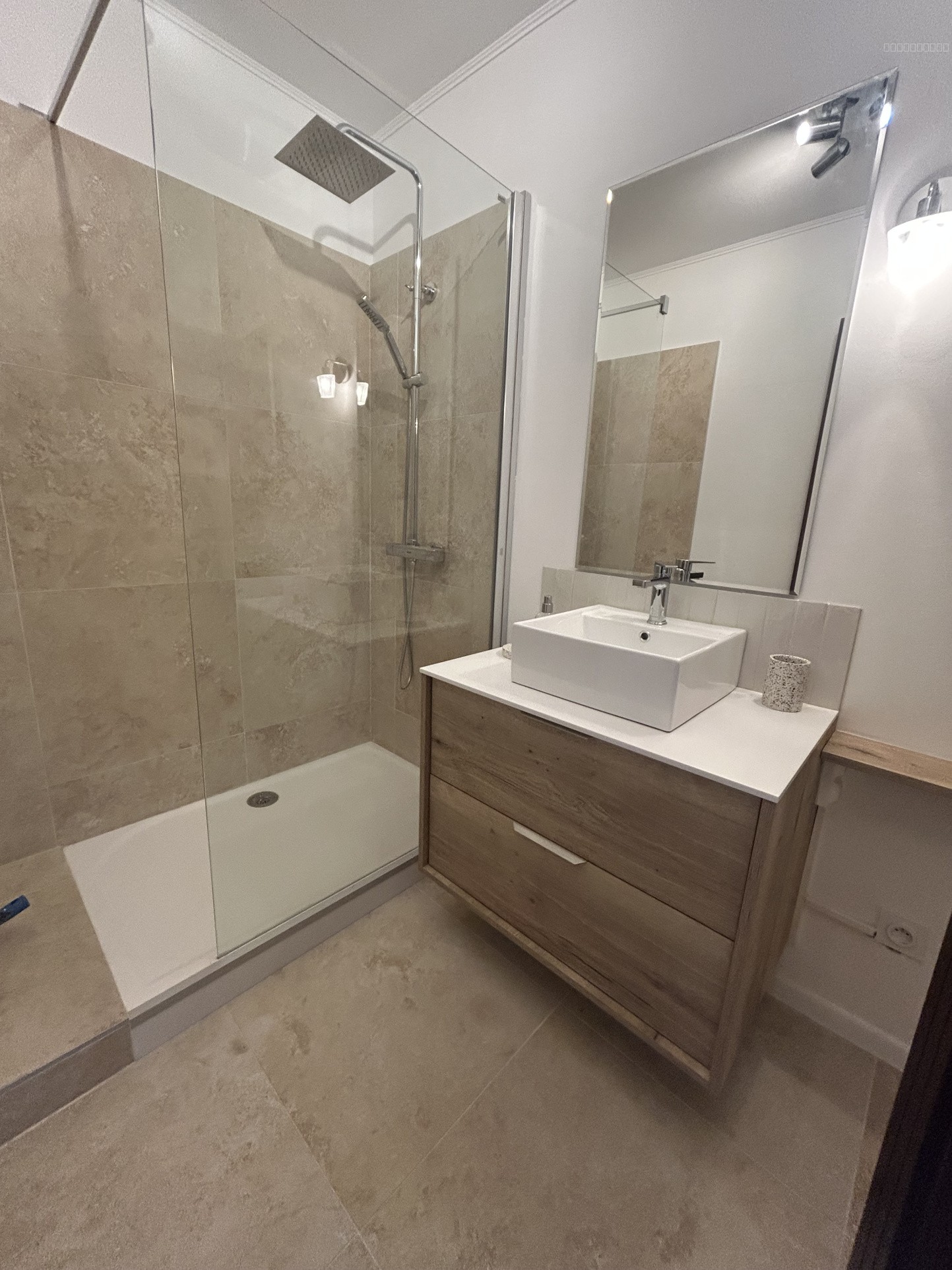 Appartement T2 Rénové dans une Résidence avec Piscine — photo 7
