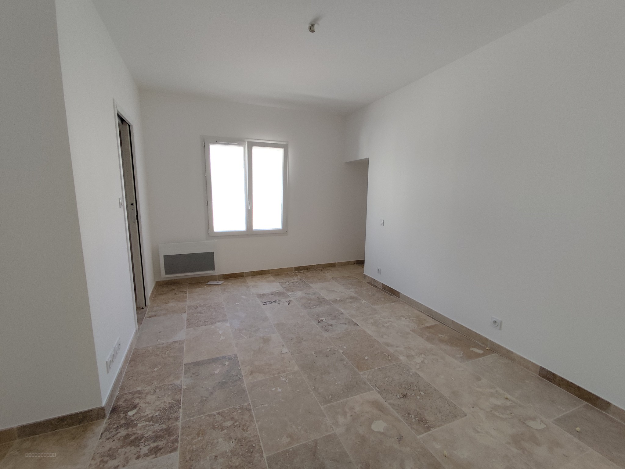 JONQUIERES SAINT VINCENT TYPE 4 DE 128M2 AVEC JARDIN PARKING — photo 8