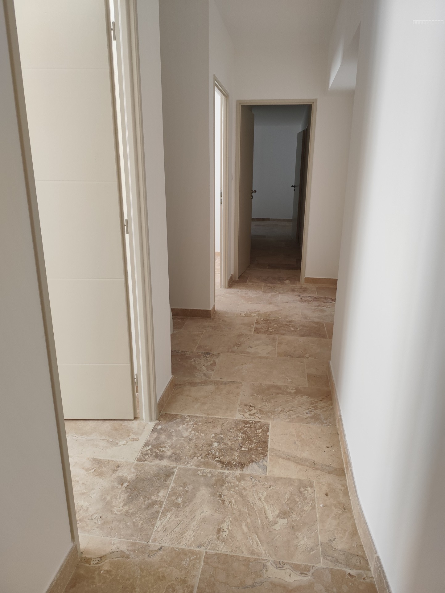JONQUIERES SAINT VINCENT TYPE 4 DE 128M2 AVEC JARDIN PARKING — photo 7