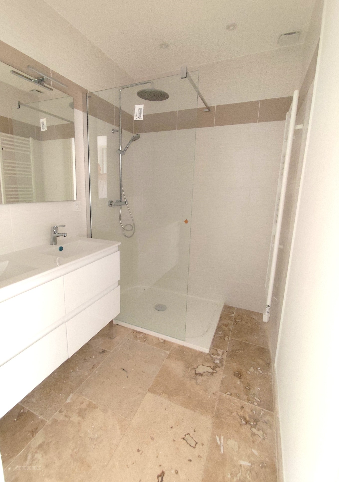 JONQUIERES ST VINCENT APPARTEMENT 1ER ETAGE TYPE 3 85M2 AVEC TERRASSE 28M2 PARKING — photo 6