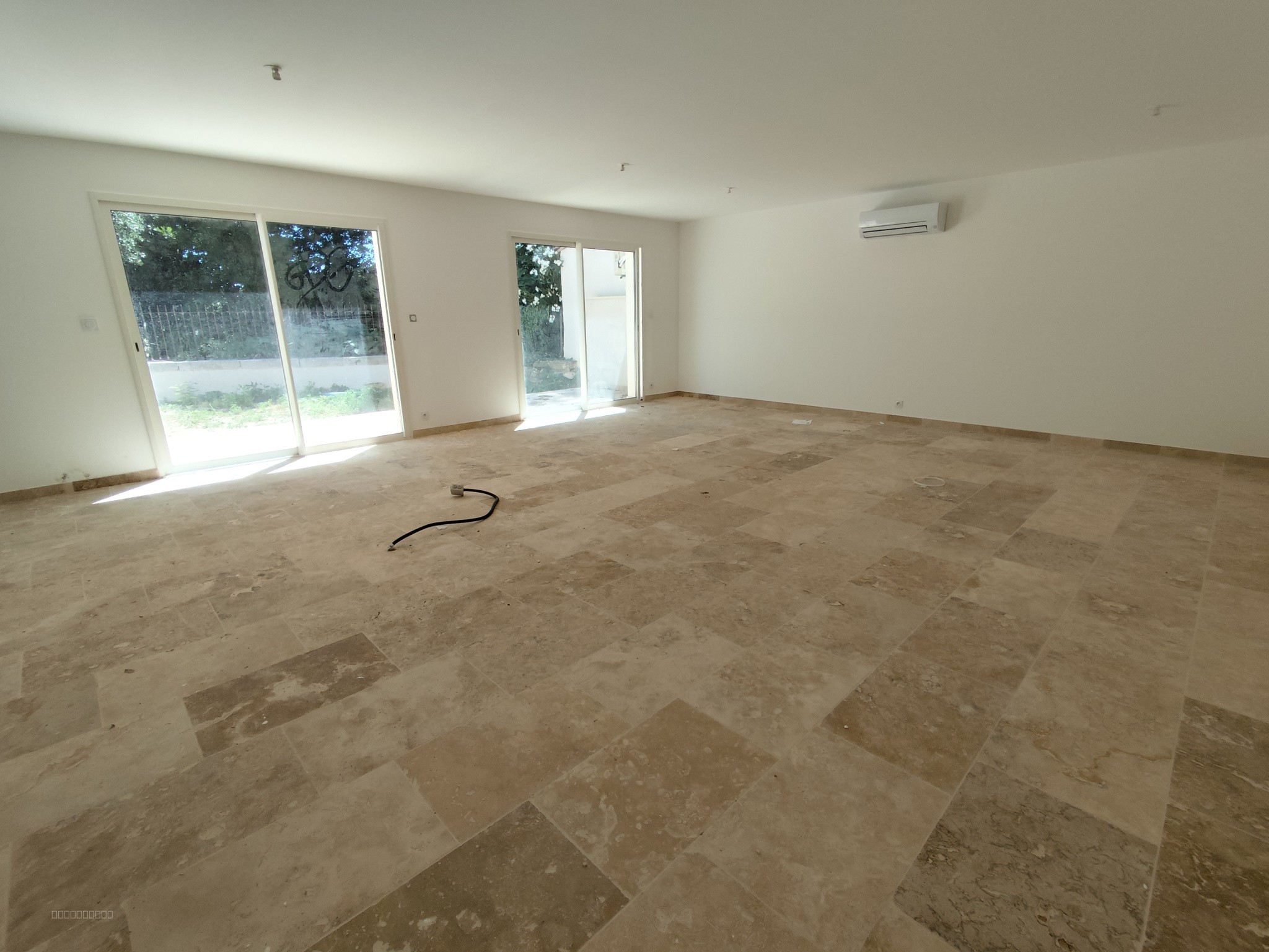 JONQUIERES SAINT VINCENT TYPE 4 DE 128M2 AVEC JARDIN PARKING — photo 10