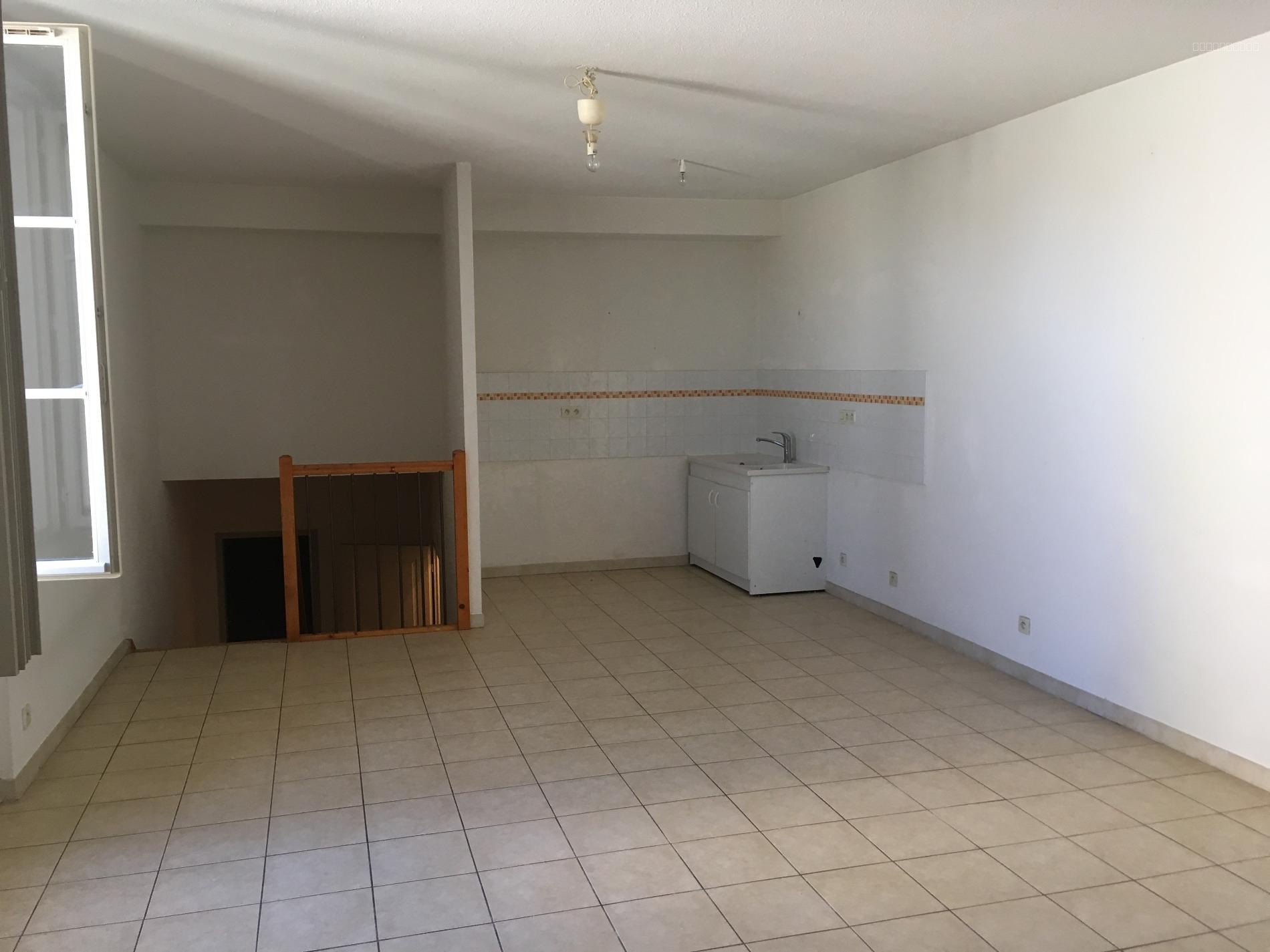 Appartement à louer à Beaucaire, 91 m², 4 pièces – photo 3 sur 17