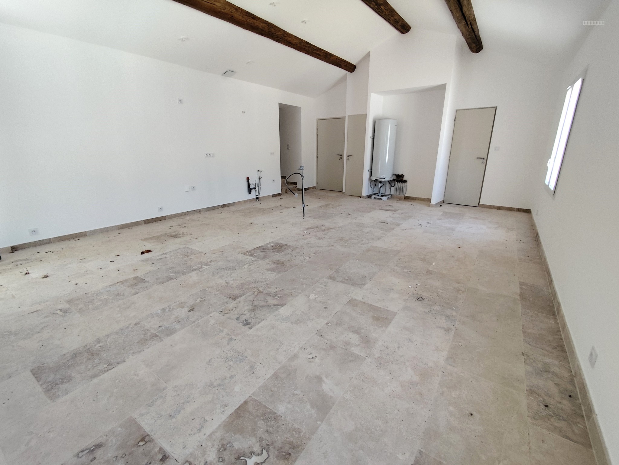 JONQUIERES ST VINCENT APPARTEMENT 1ER ETAGE TYPE 3 85M2 AVEC TERRASSE 28M2 PARKING — photo 3