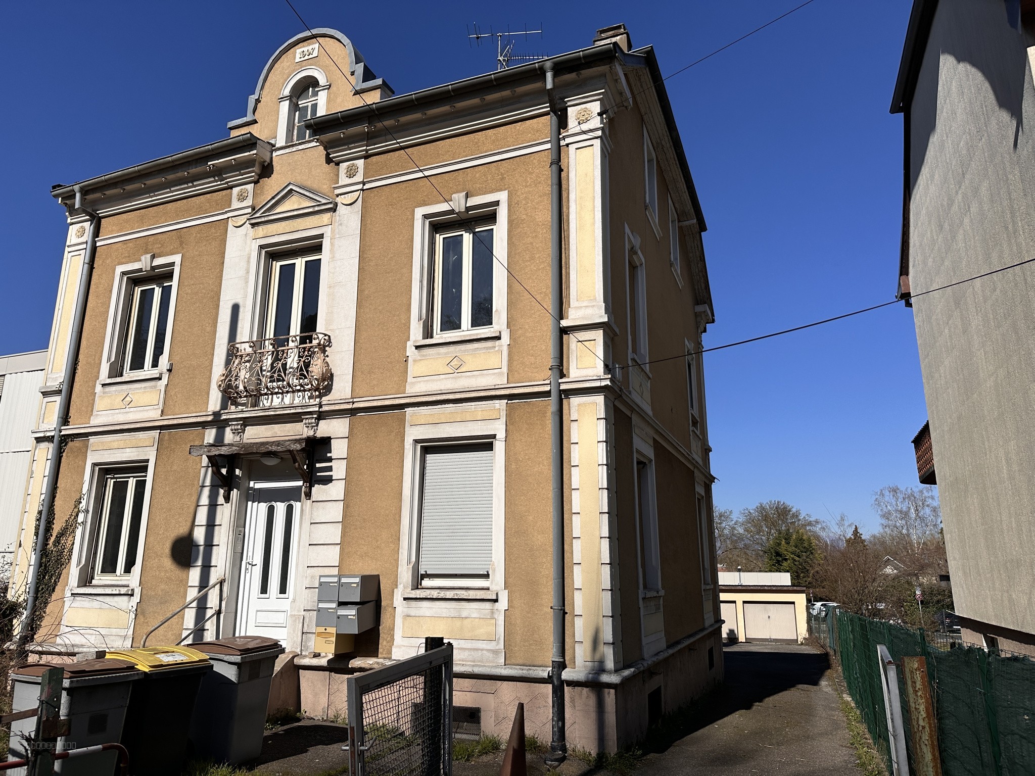 Immeuble à vendre à Mulhouse, 193 m², 9 pièces – photo 2 sur 2