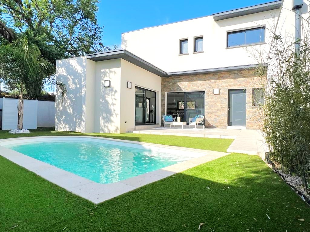 UNE VILLA CONTEMPORAINE, EN 4 FACES, A PERPIGNAN SUD — photo 1
