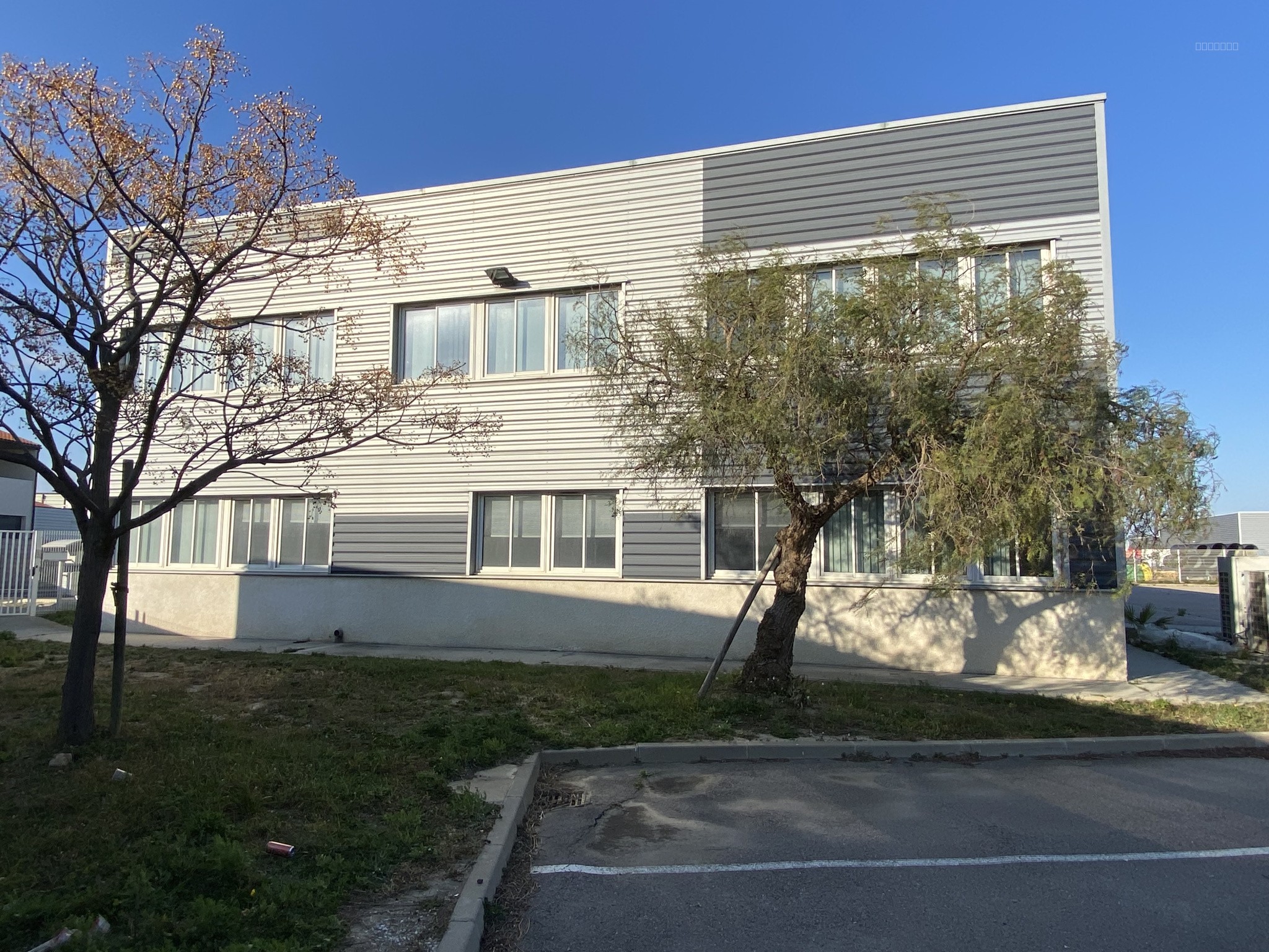 Bien immobilier à louer à Perpignan, 860,95 m² – photo 1 sur 15