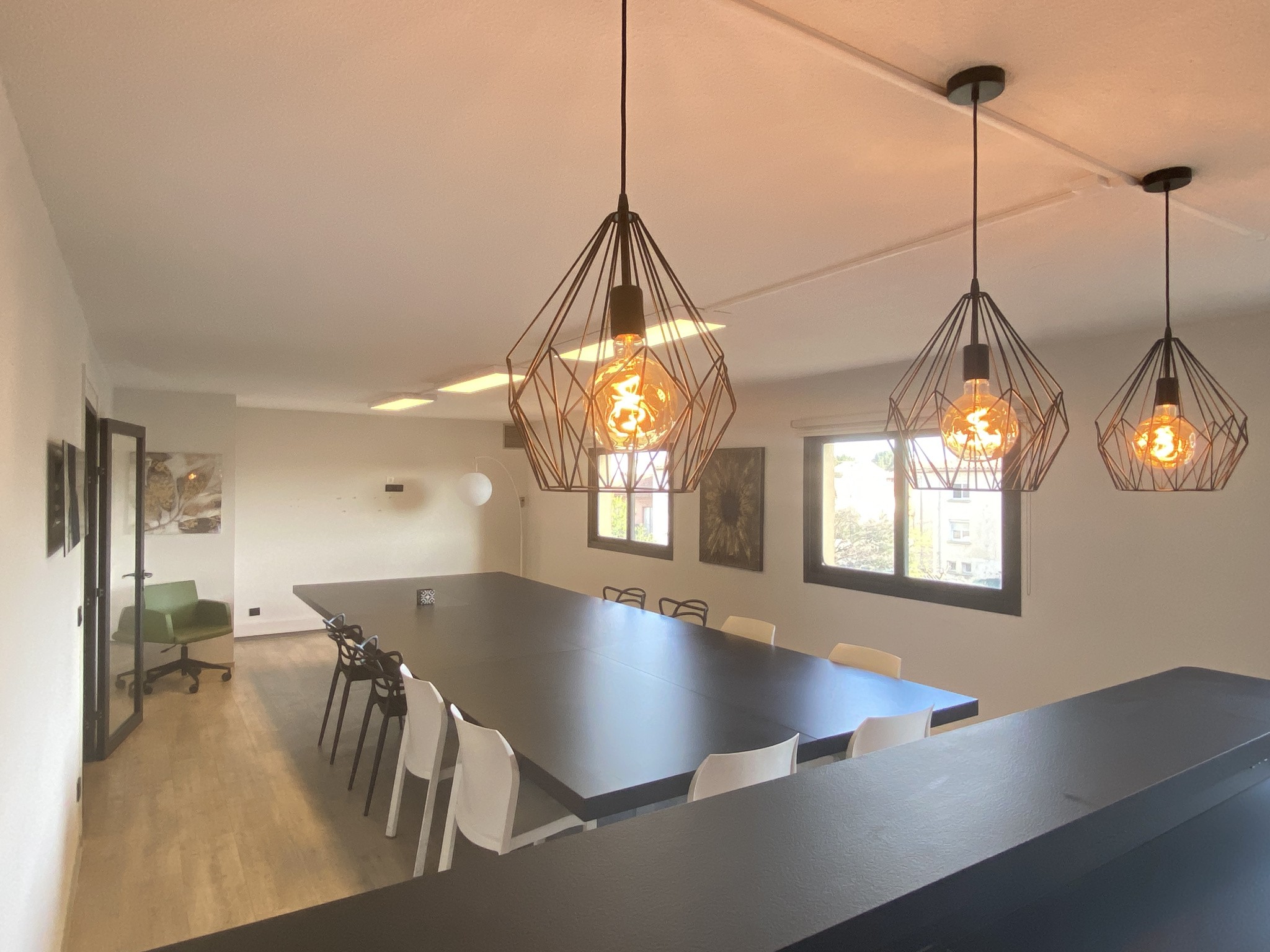 UN ENSEMBLE DE BUREAUX AMENAGES, NEUF, A PERPIGNAN — photo 3