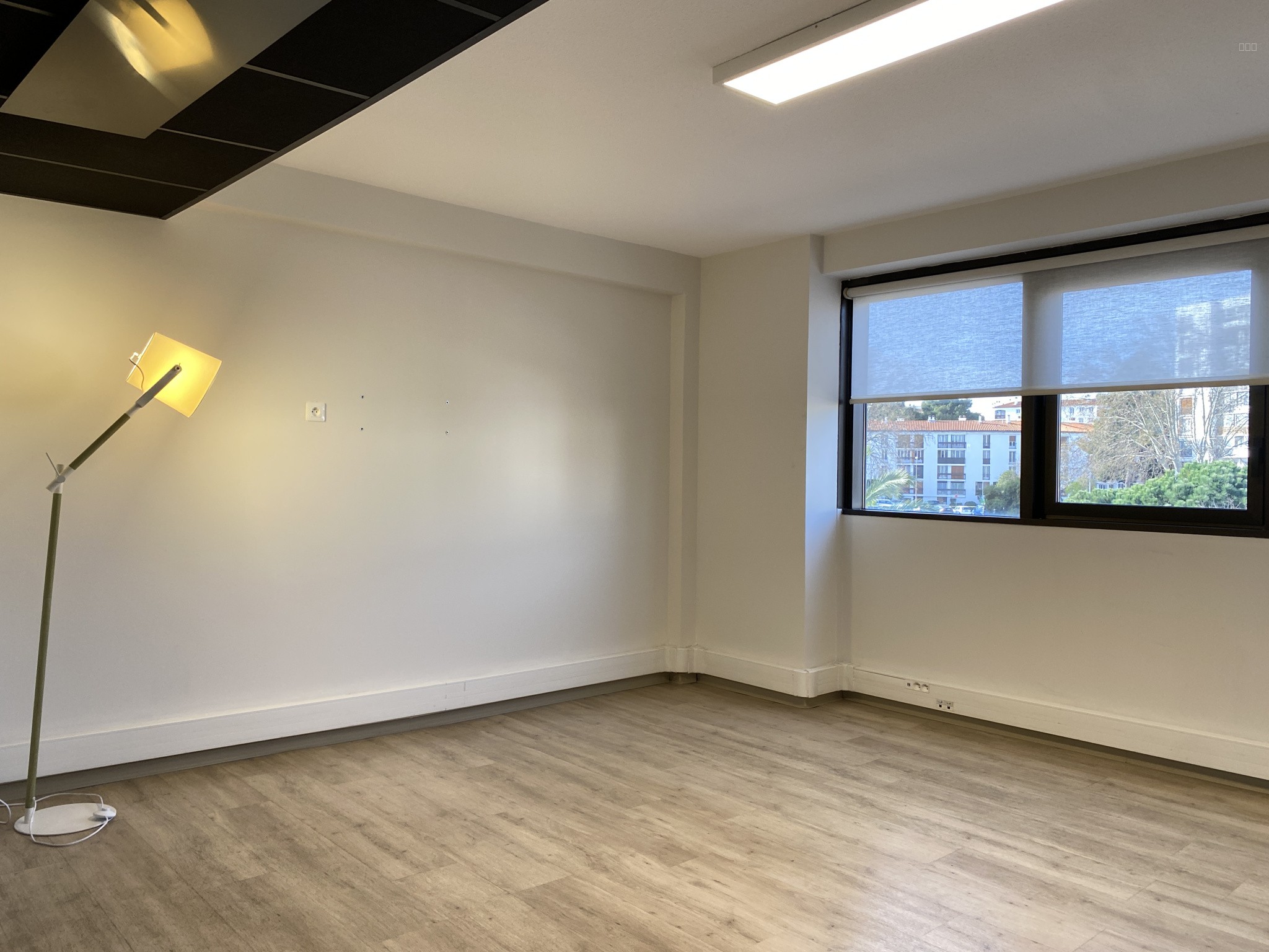 UN ENSEMBLE DE BUREAUX AMENAGES, NEUF, A PERPIGNAN — photo 13