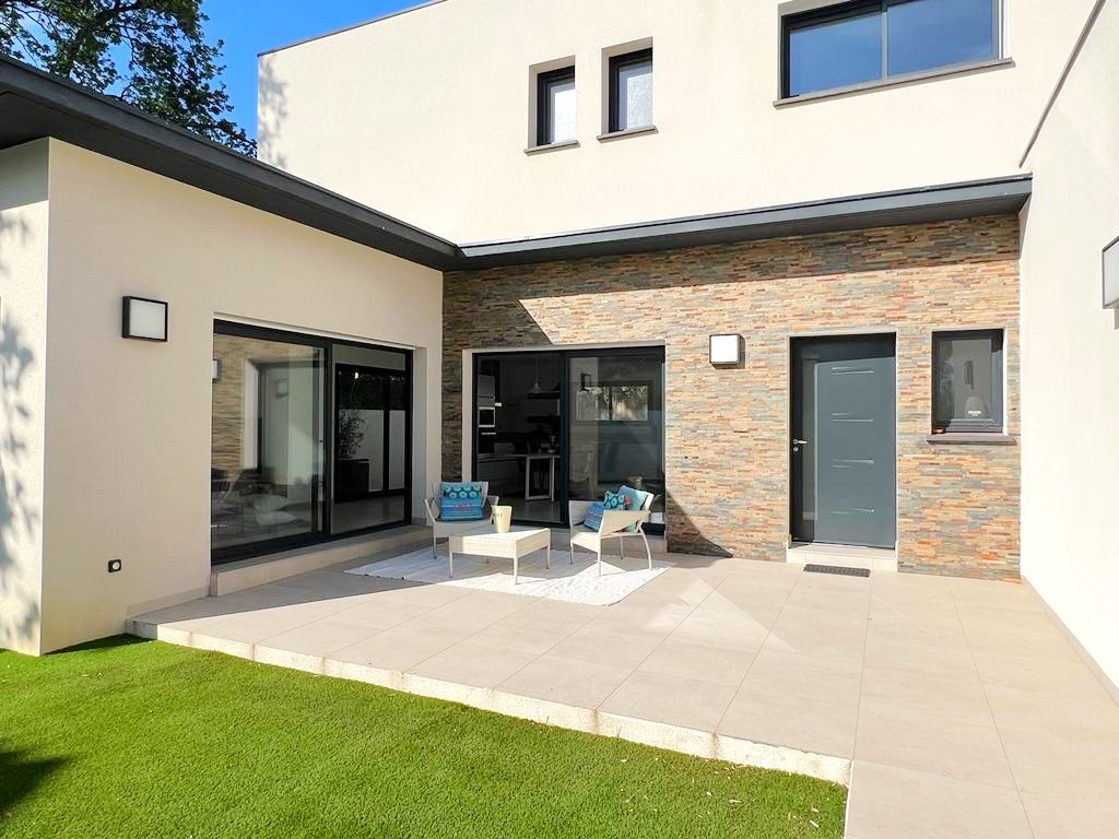 UNE VILLA CONTEMPORAINE, EN 4 FACES, A PERPIGNAN SUD — photo 3