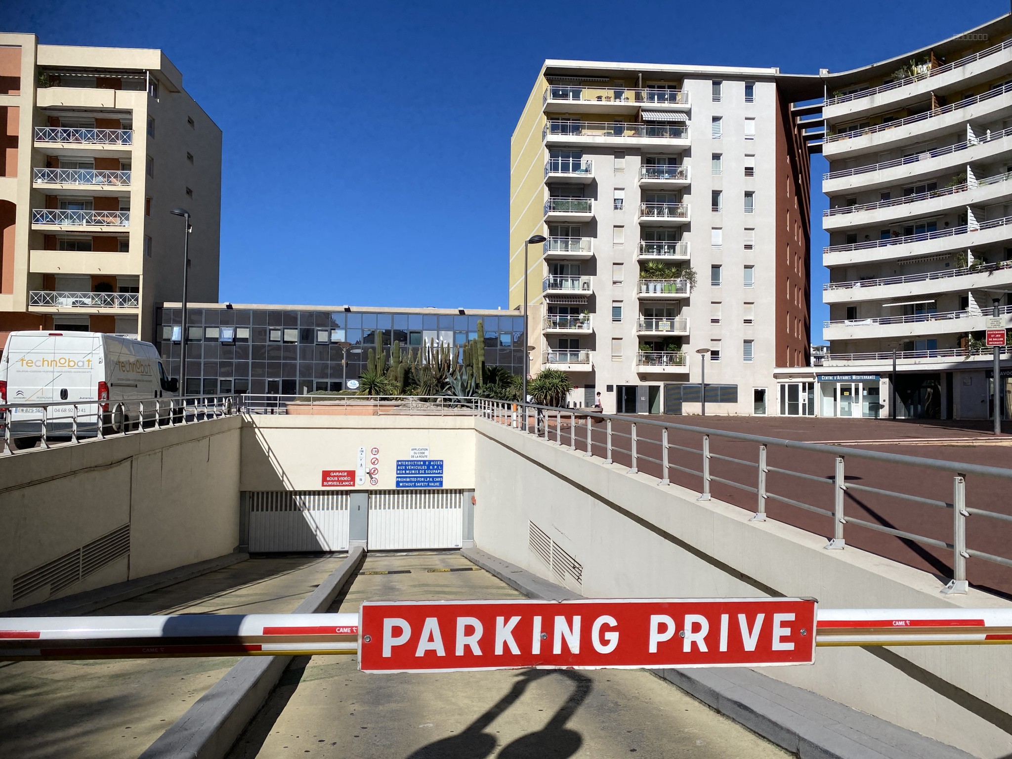 AU CENTRE-VILLE DE PERPIGNAN, EMPLACEMENT DE PARKING SOUS-SOL — photo 1