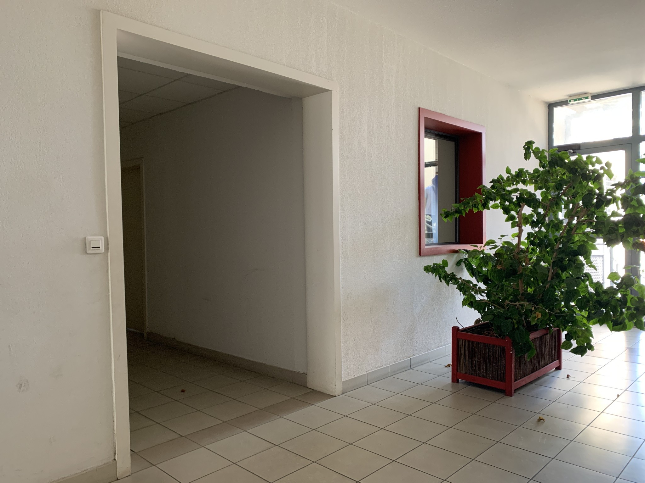 UN ENSEMBLE DE BUREAUX, EN BAIL PRECAIRE, A PERPIGNAN SUD — photo 7