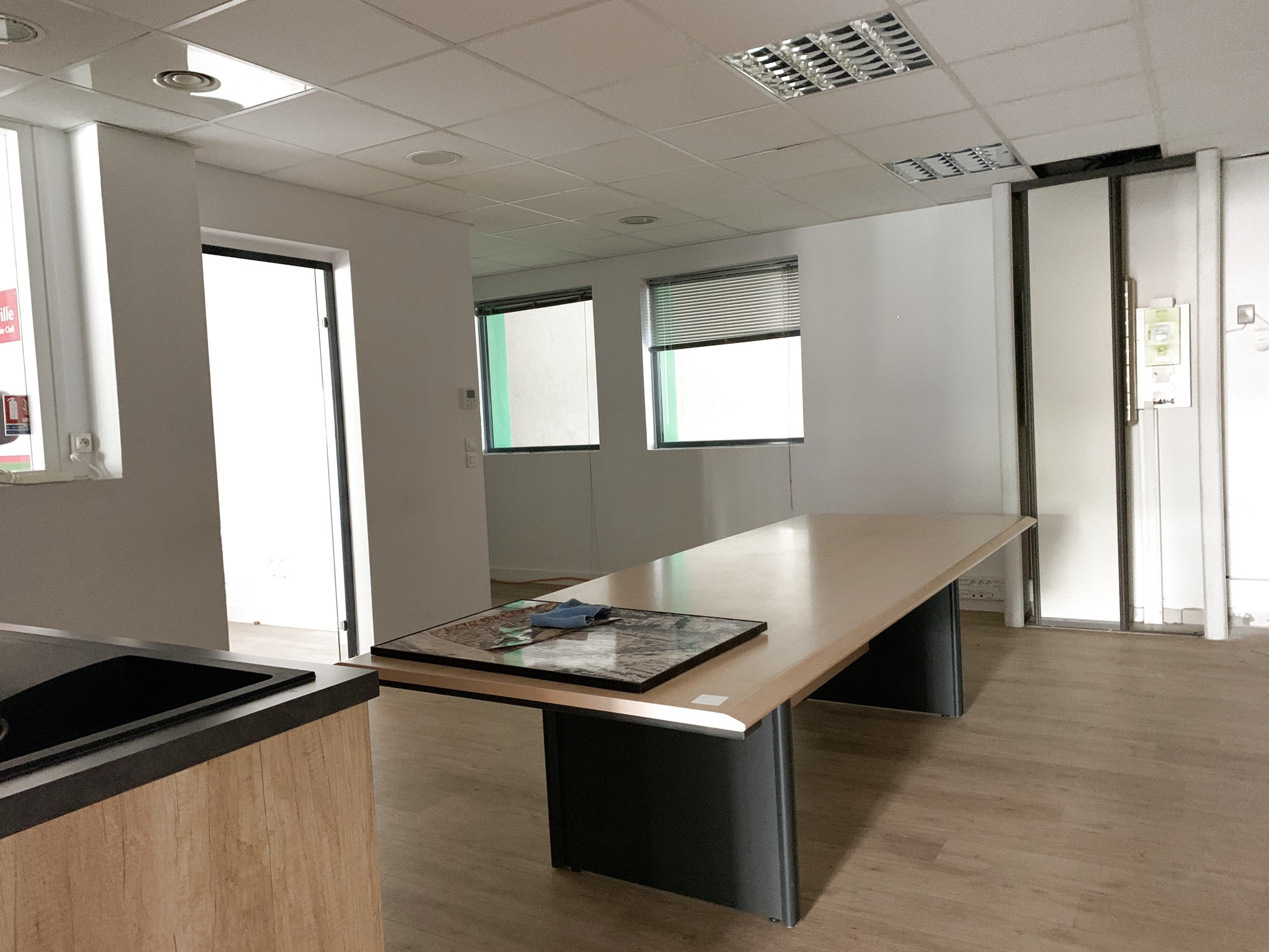 LOCATION, BUREAUX DE 125M2 - QUARTIER SUD - PERPIGNAN — photo 1