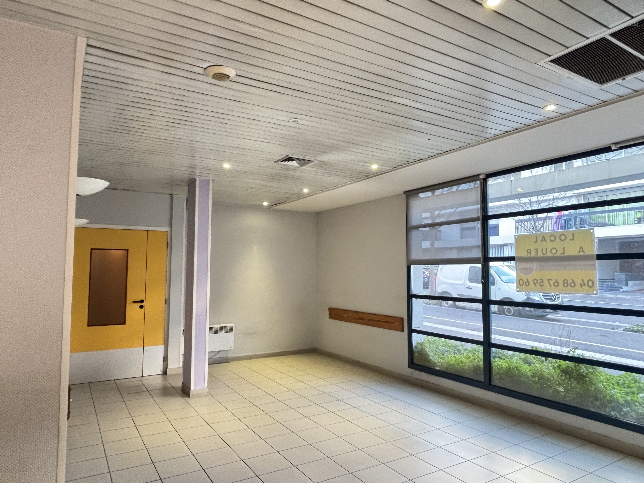 Local commercial à louer à Perpignan, 265 m² – photo 1 sur 13